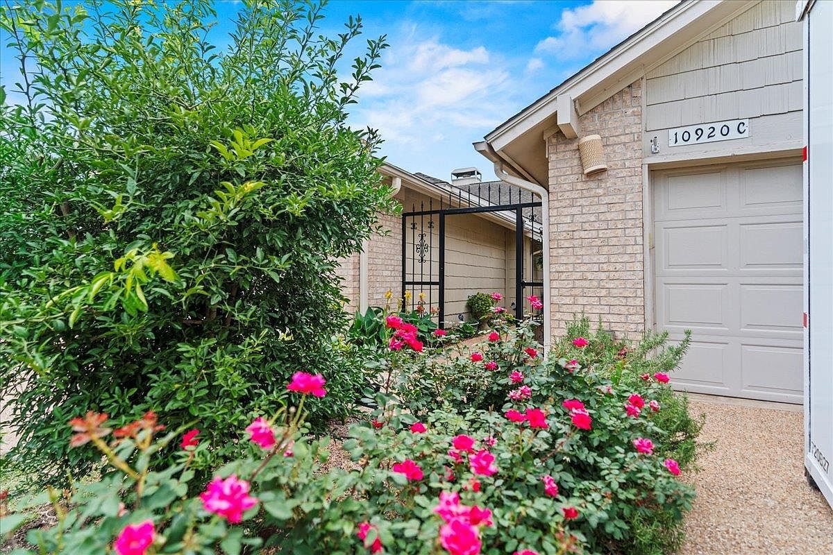 10920 Crown Colony Dr APT C Austin, TX 78747 - Thumbnail 2