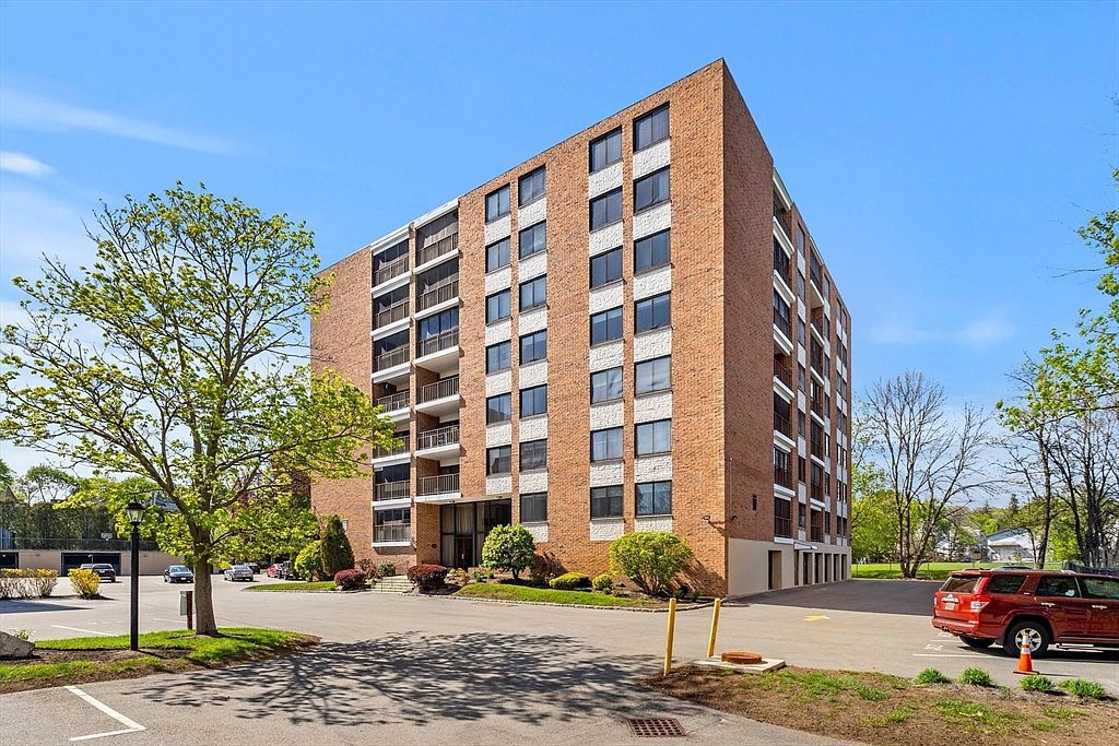 51 Melrose St APT 2D Melrose, MA 02176 | Condominium