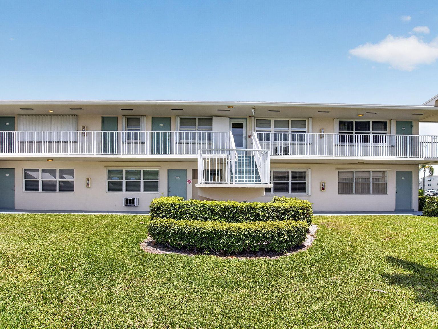 660 Horizons W APT 107 Boynton Beach, FL 33435, 33435
