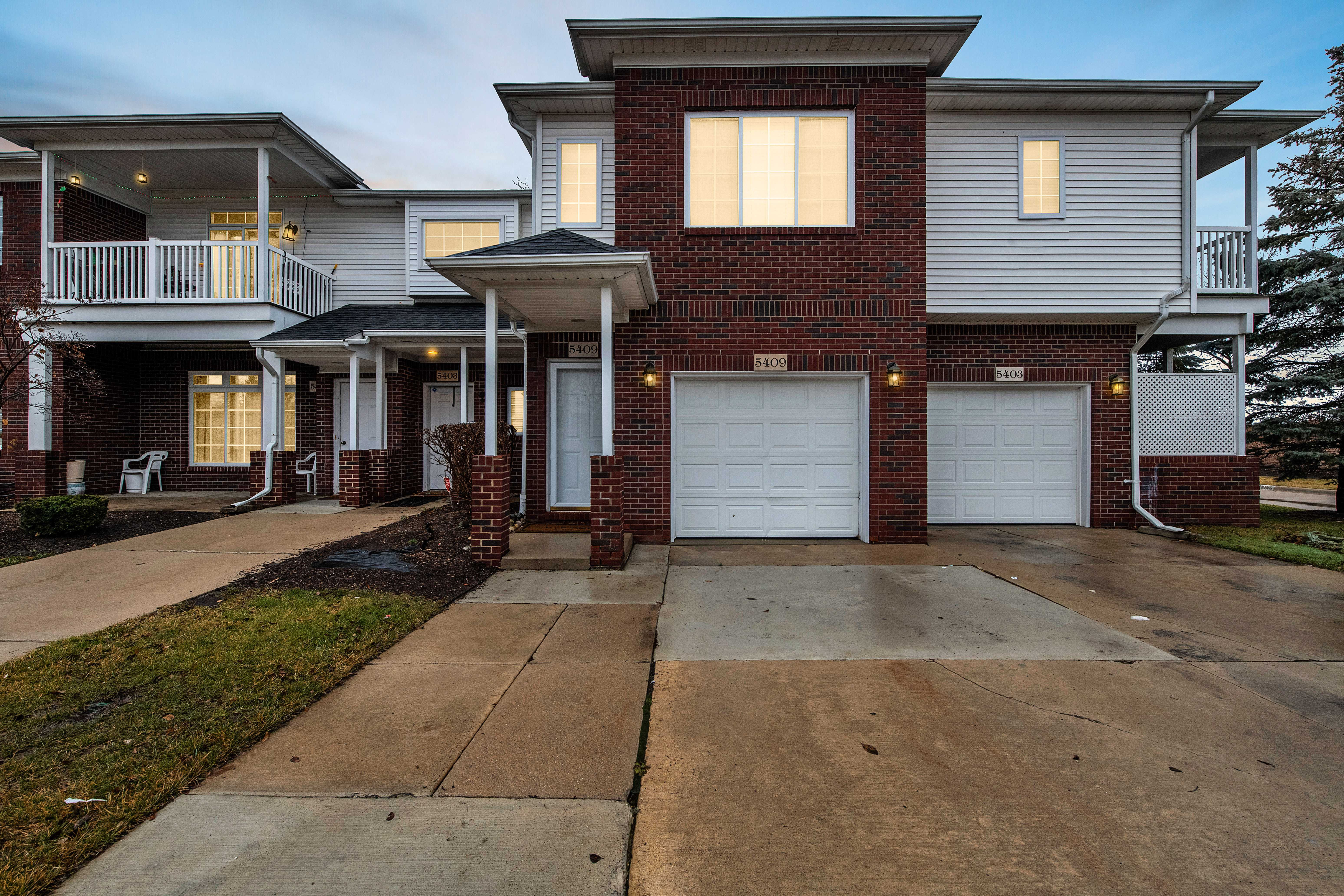 5409 Twin Oaks Drive, Sterling Heights, MI, USA | Condominium