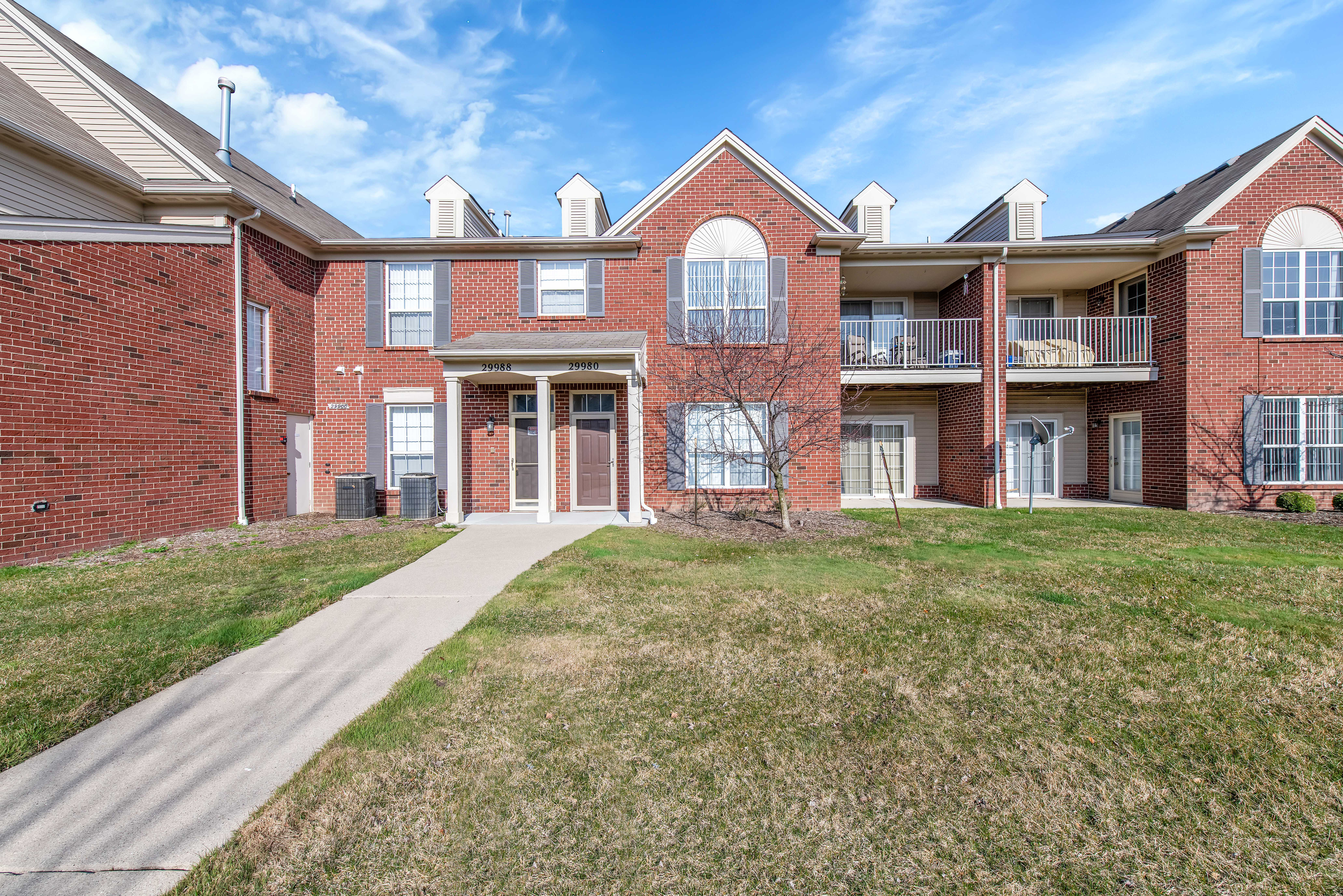 29980 Heritage Parkway, Warren, MI, USA, 48092  | Condominium