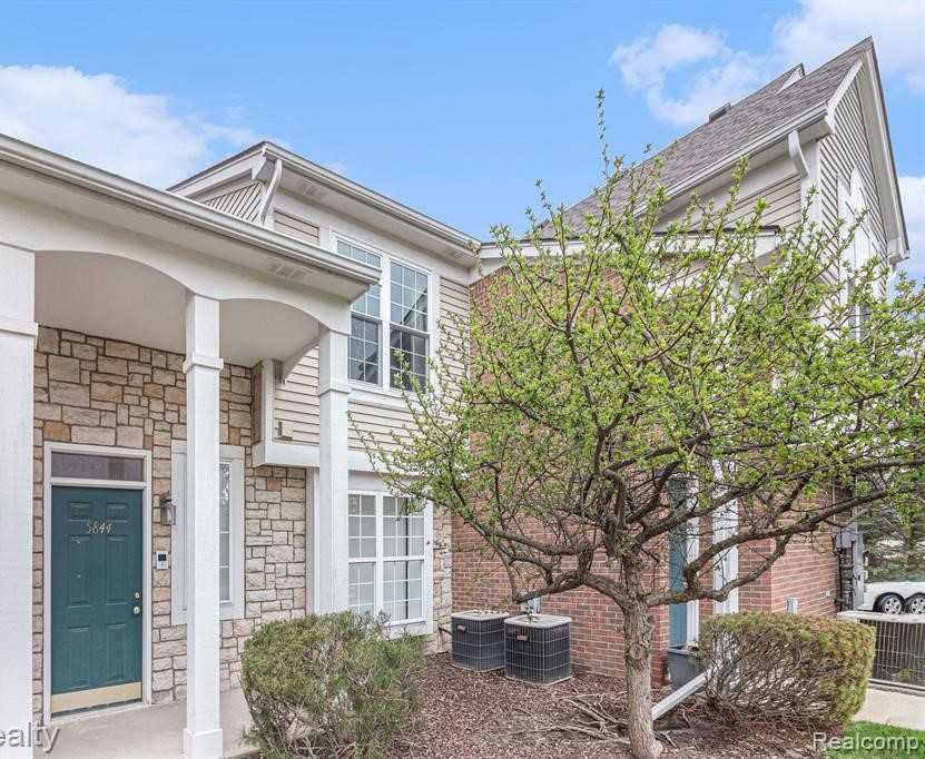 5844 Pine Aires Drive, Sterling Heights, MI 48314, USA  | Condominium