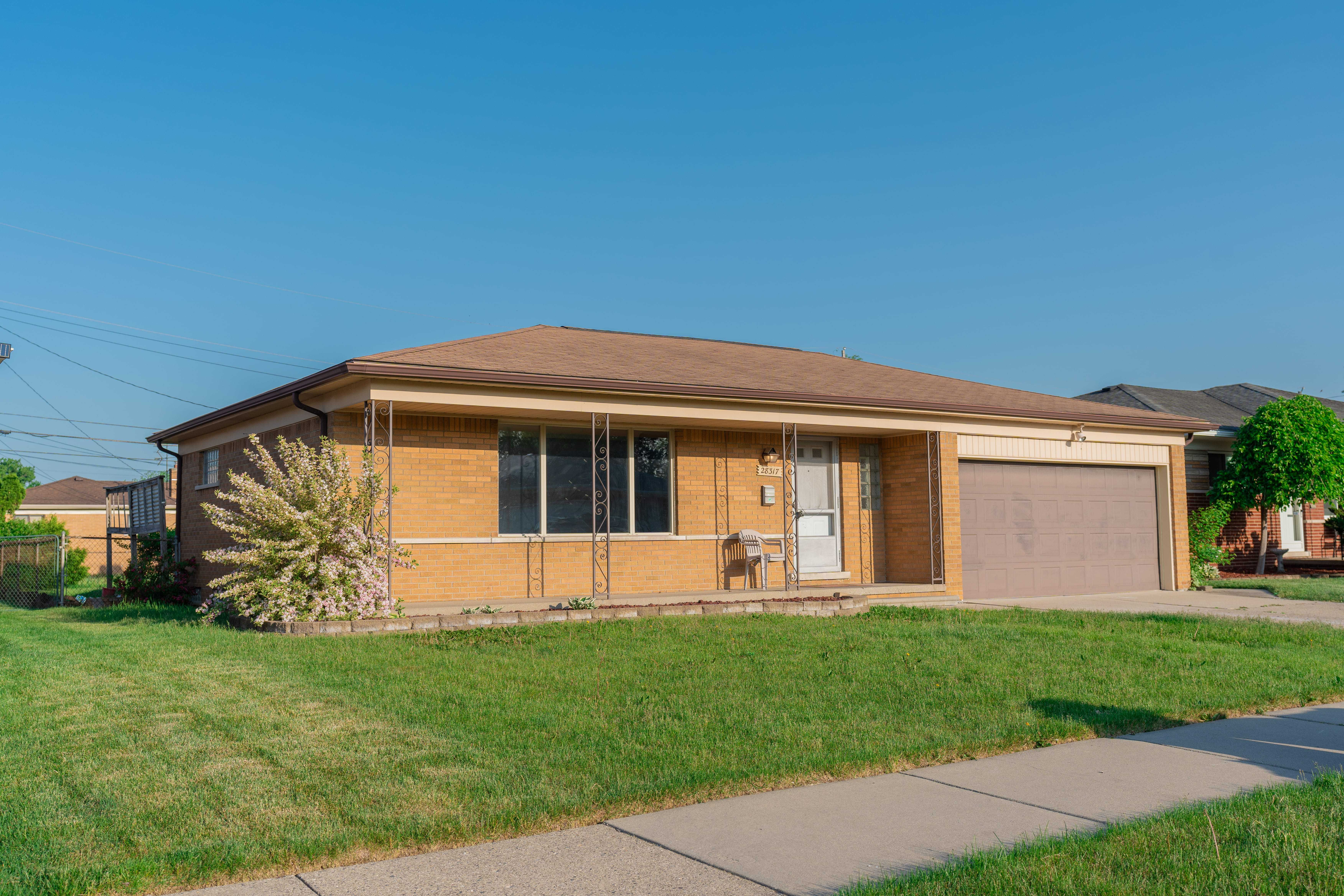 28317 Newland Drive, Warren, MI, USA, 48093  | Single Family