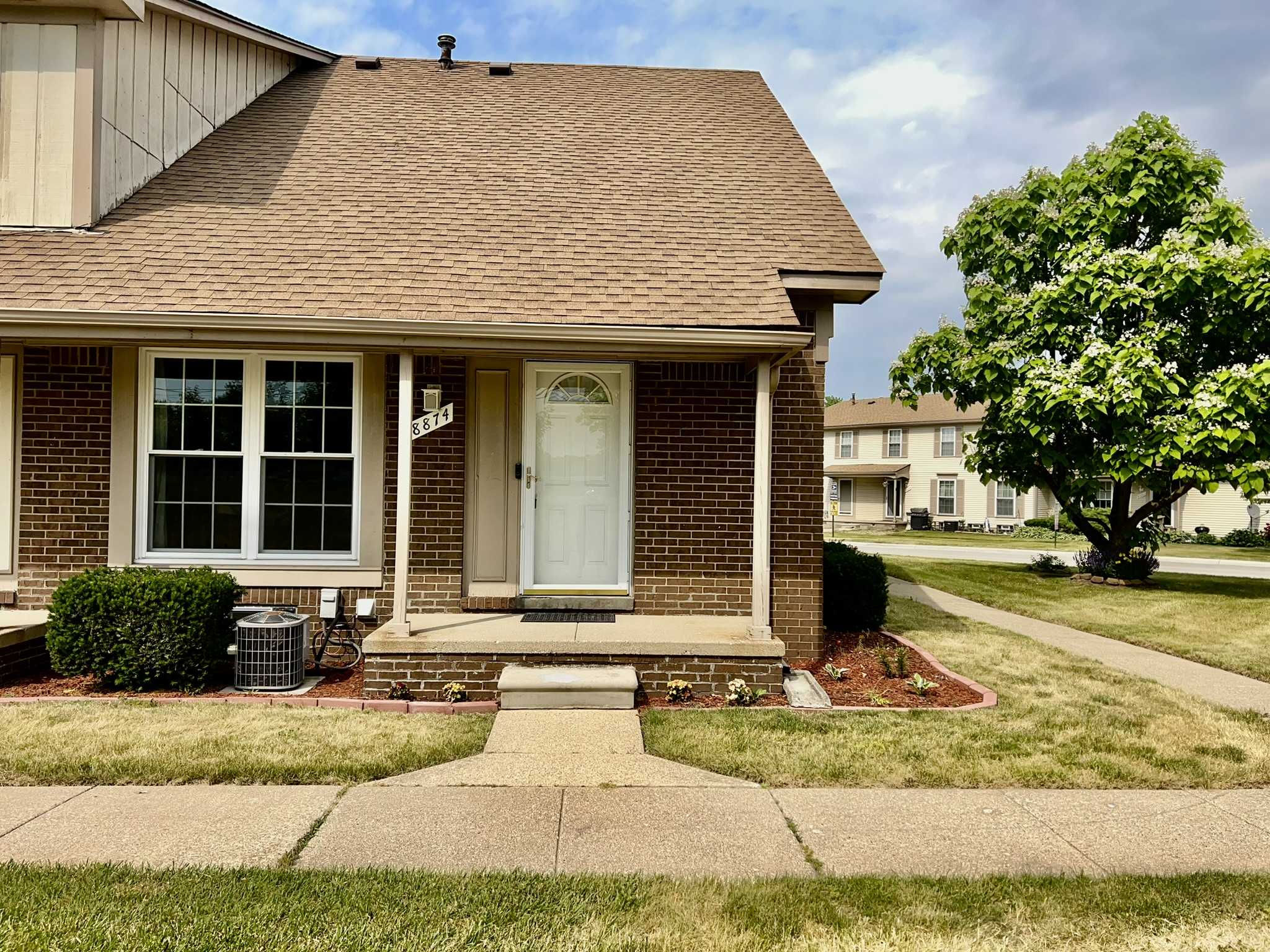 8874 Sunrise Drive, Sterling Heights, MI 48312, USA  | Condominium