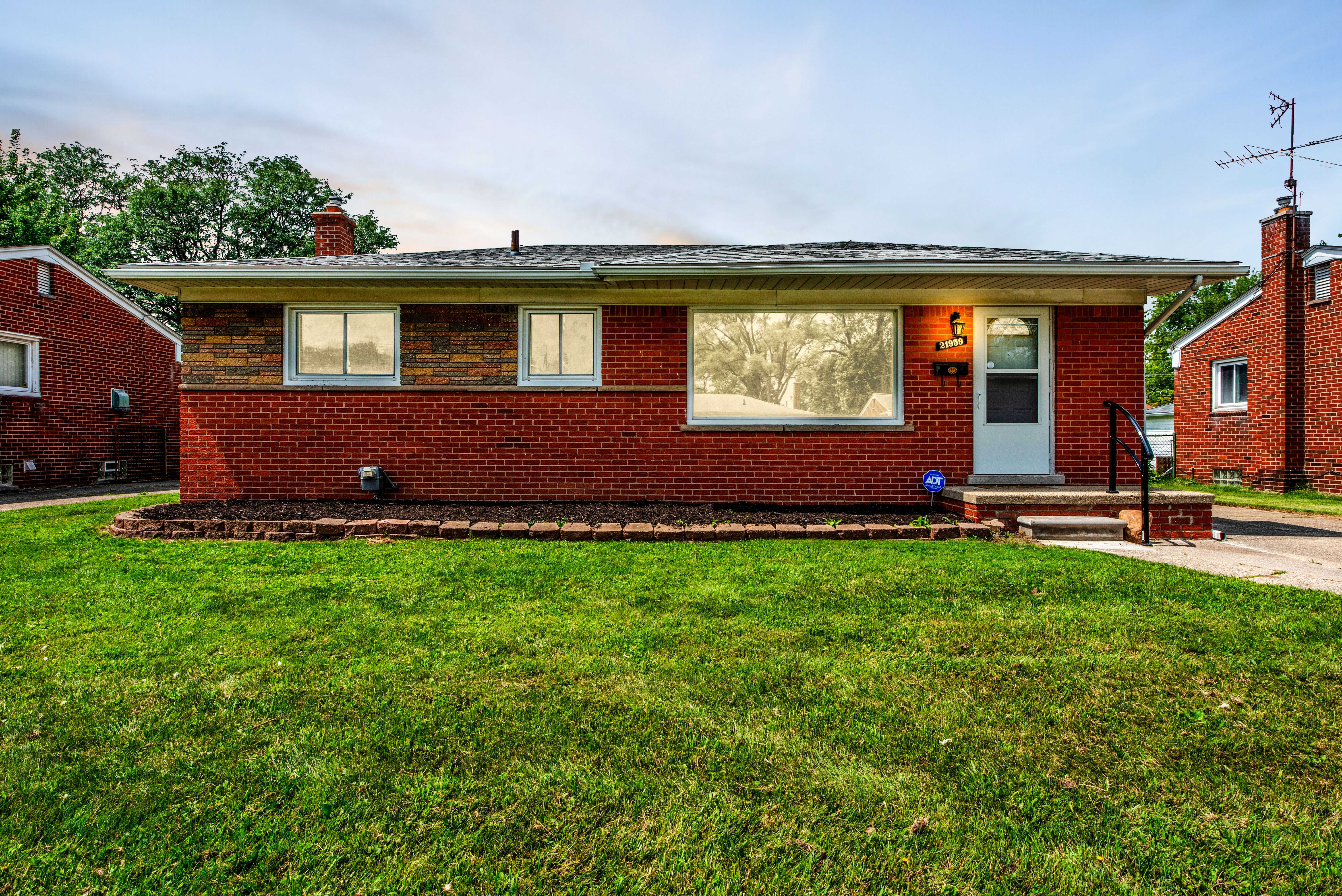 21959 Hill Street, Warren, MI 48091, USA | Single Family