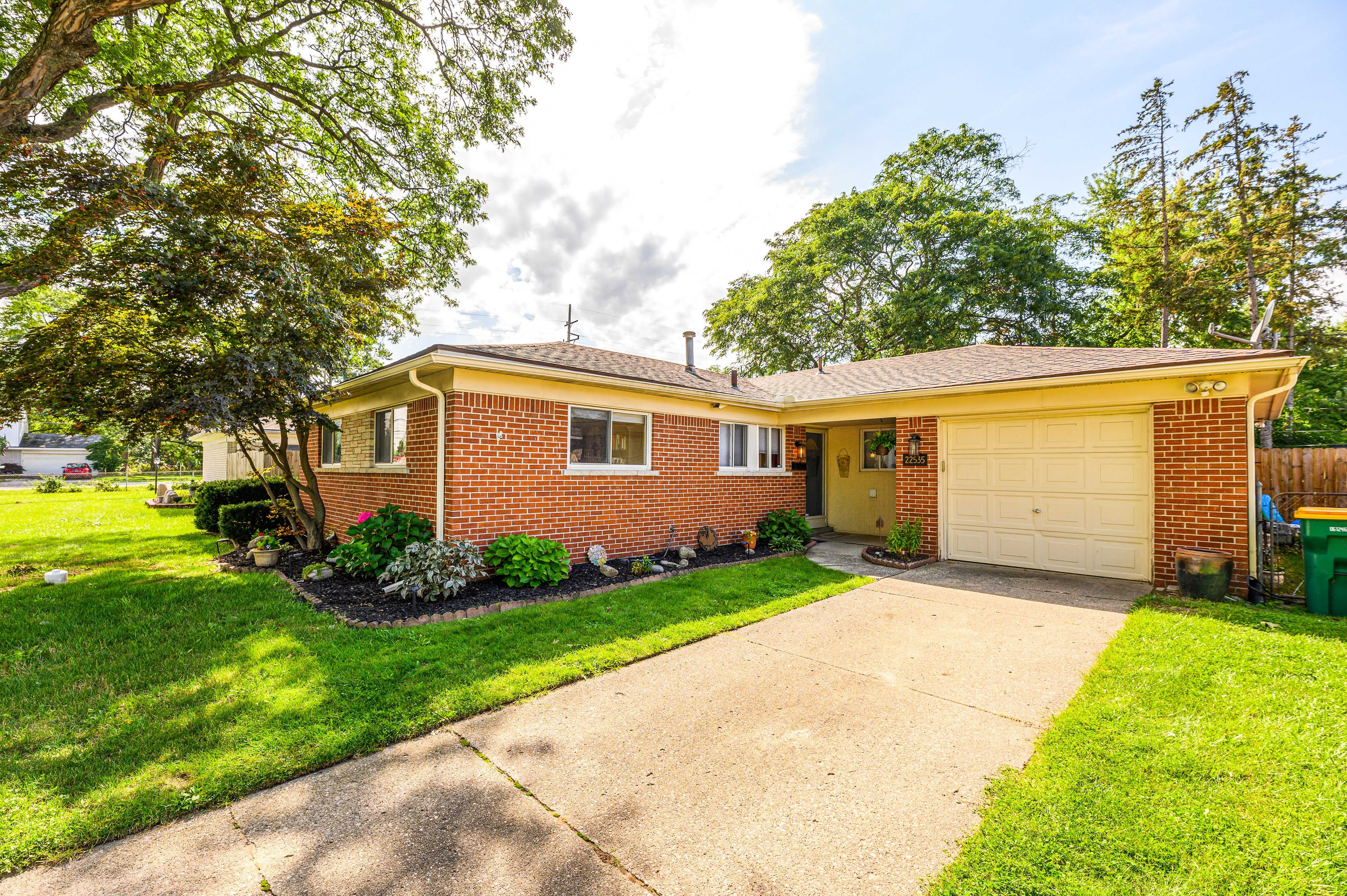 22535 Ashley St, Farmington Hills, MI 48336, USA | Single Family