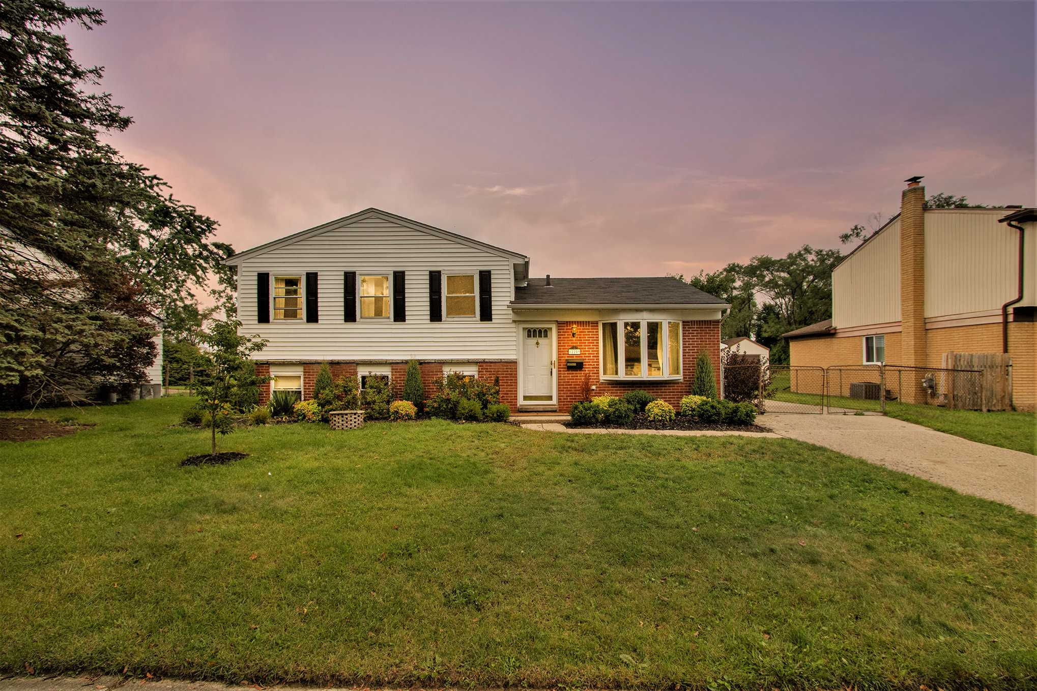 12259 North York Drive, Sterling Heights, MI 48313, USA  | Single Family