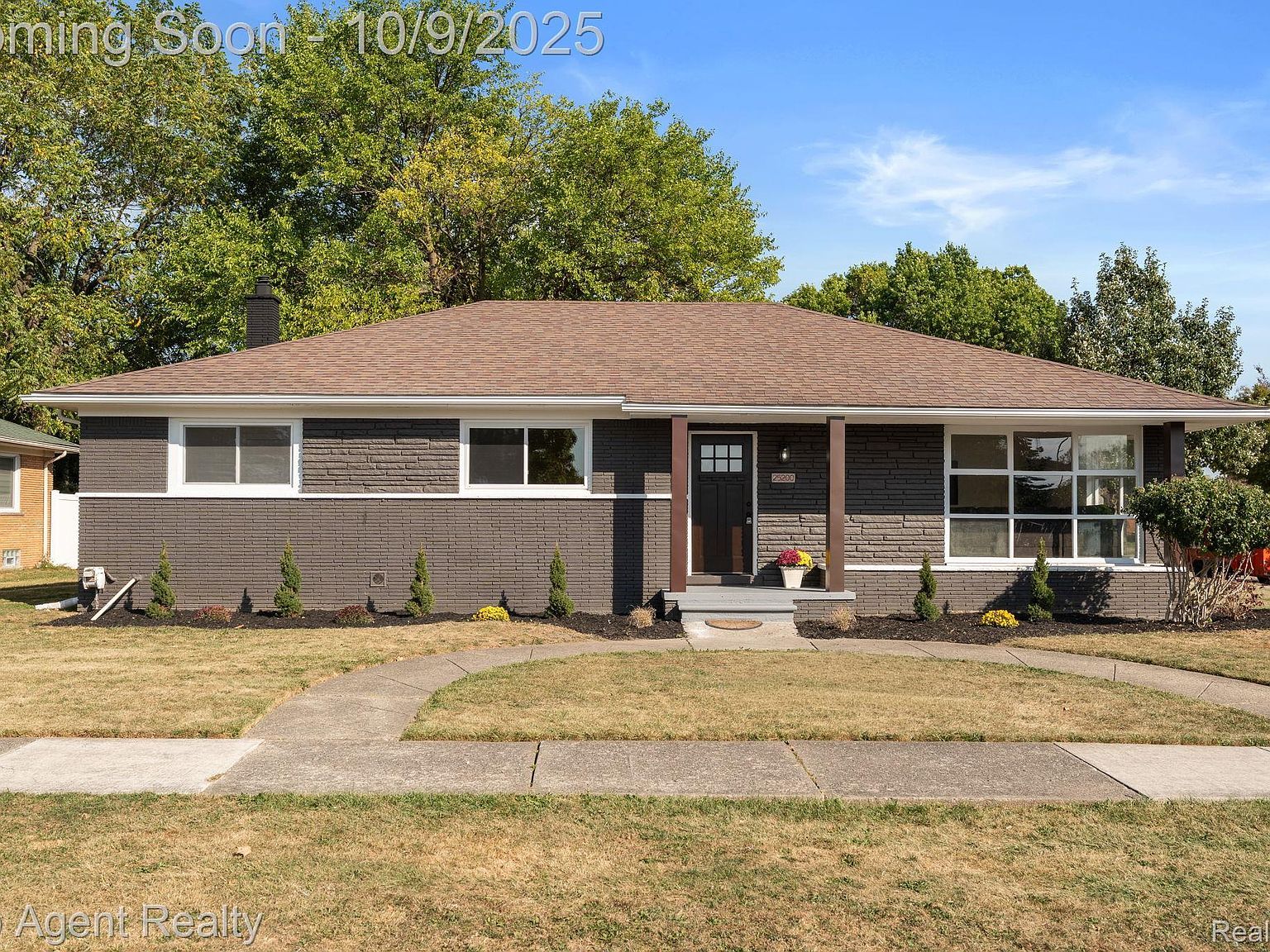 25200 Gardner Ave Oak Park, MI 48237 - Thumbnail 2