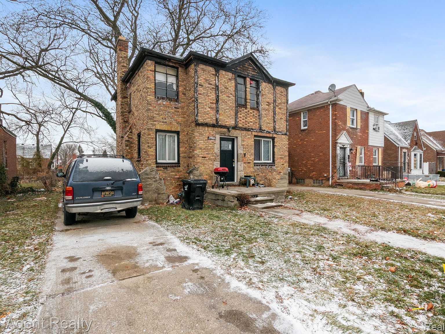 9911 Beaconsfield St Detroit, MI 48224 - Thumbnail 2