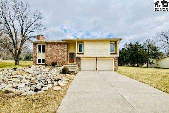 4108 Sherwood Dr Hutchinson, KS 67502 - Thumbnail 2