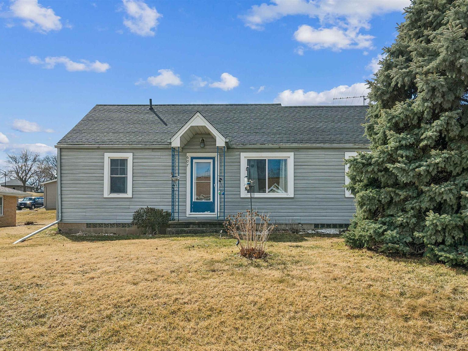 607 5th Ave SW Cascade, IA 52033  | Single Family
