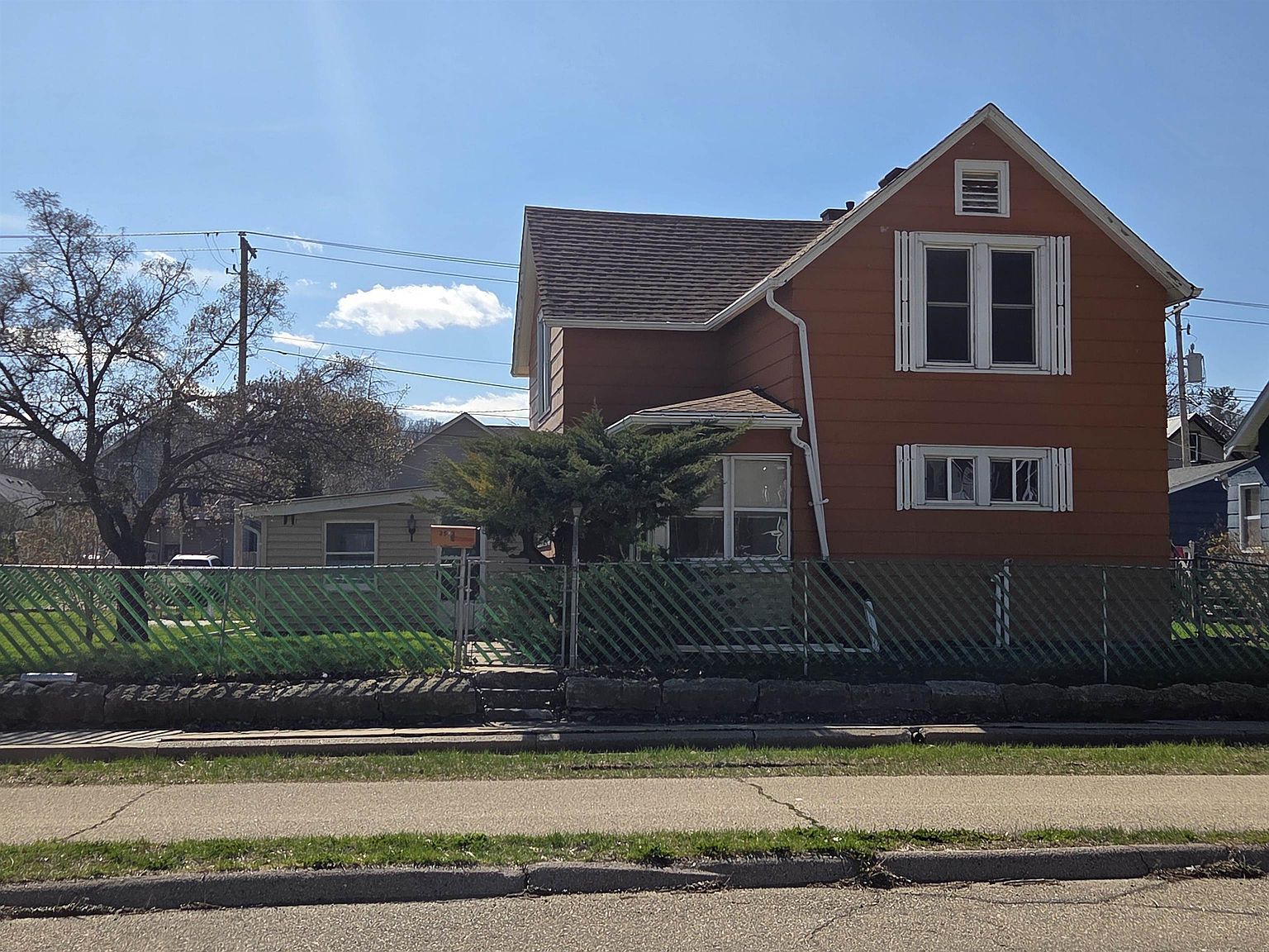 2533 Elm St Dubuque, IA 52001  | Single Family