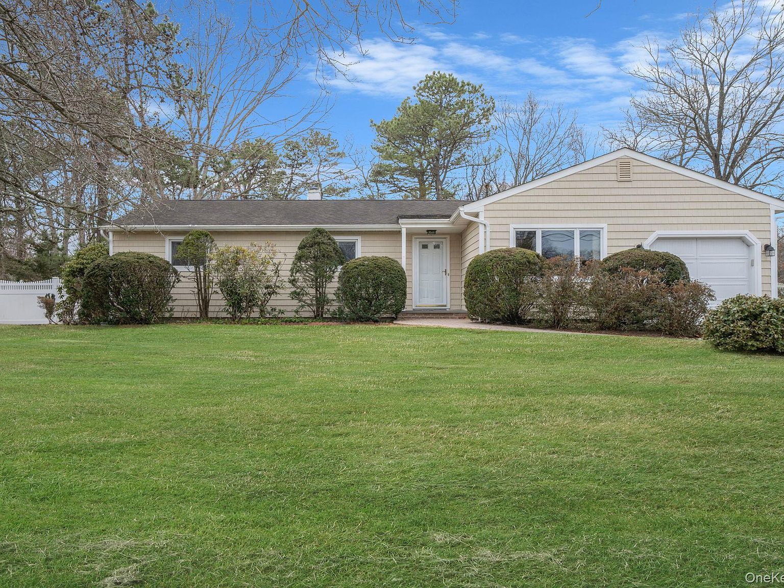 12 Stewart Cir Centereach, NY 11720 - Thumbnail 2