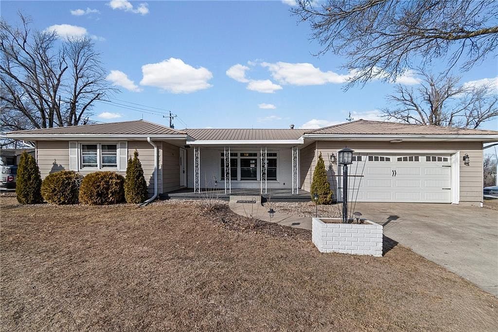 409 W Main St Maysville, MO 64469 - Thumbnail 2