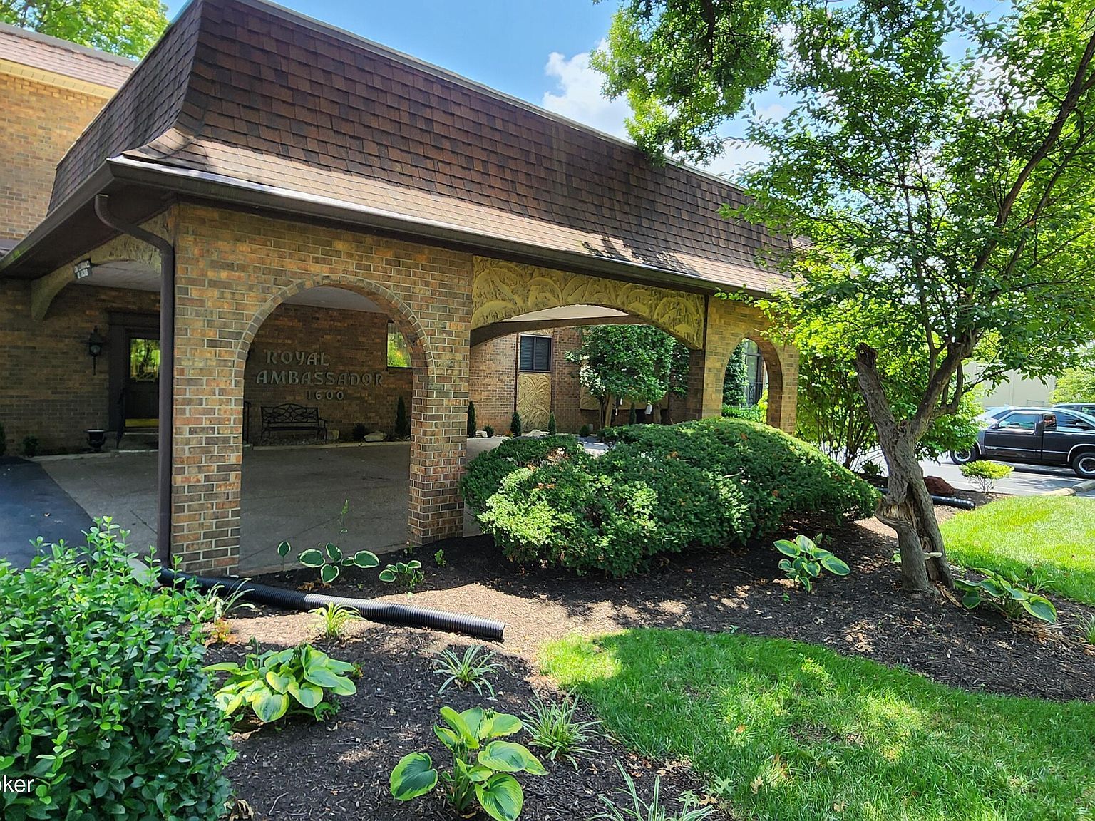 1600 Gardiner Ln APT 218 Louisville, KY 40205 - Thumbnail 2