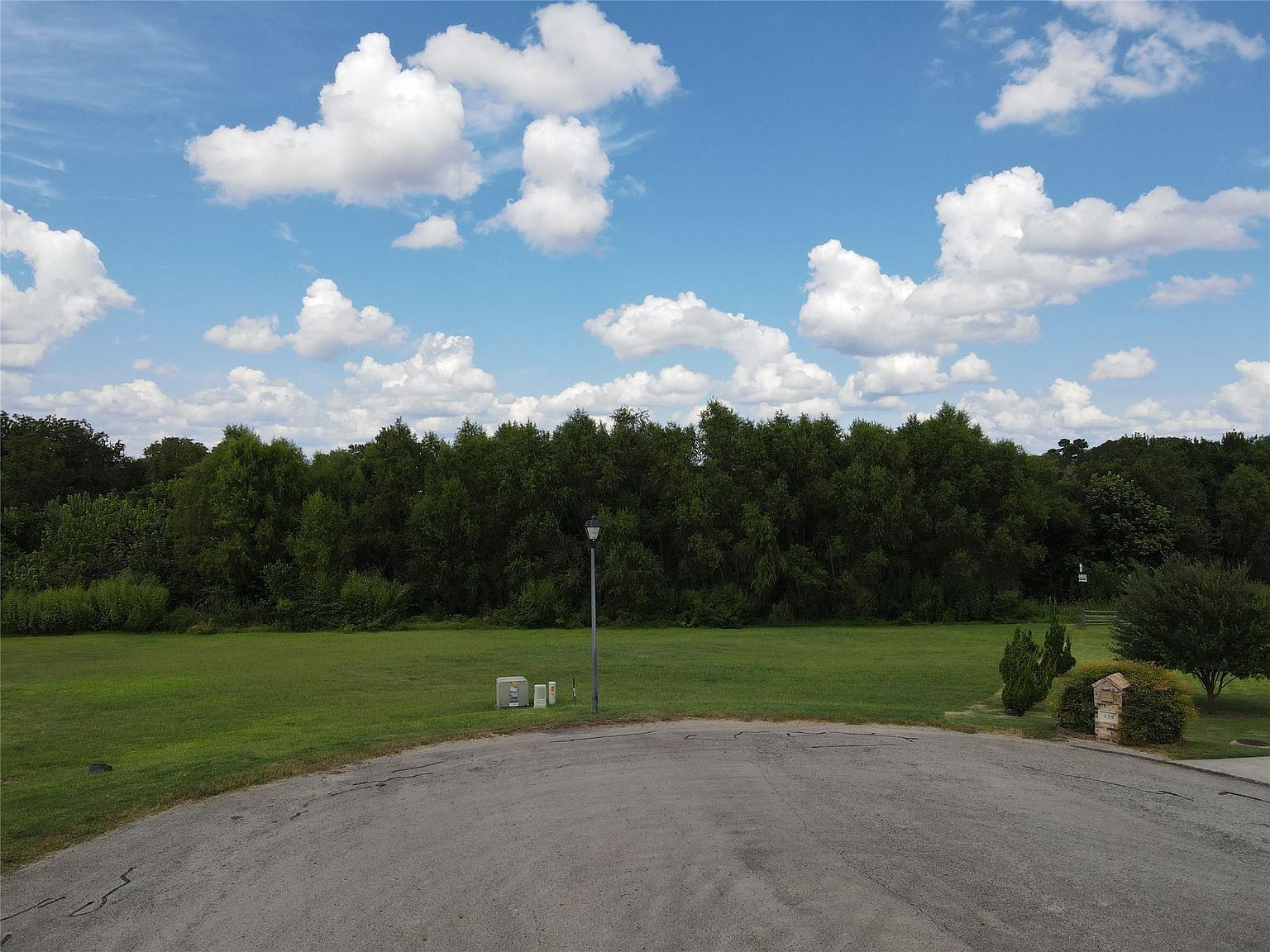 143 Anna Springs Ln Montgomery, TX 77356 - Thumbnail 2