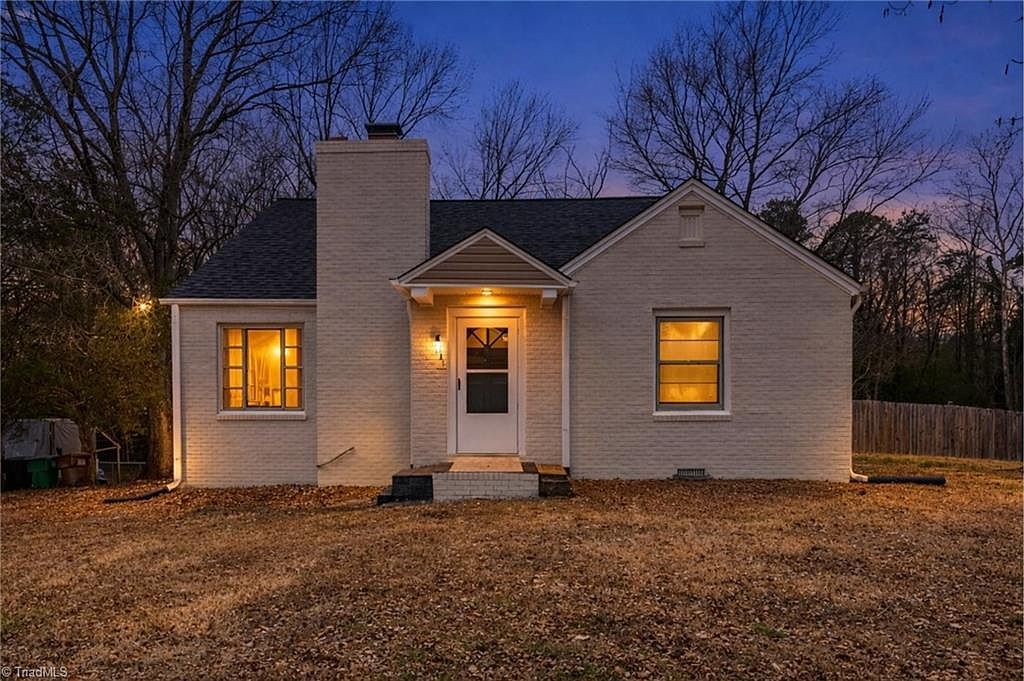 1811 Lazy Ln High Point, NC 27265 - Thumbnail 2