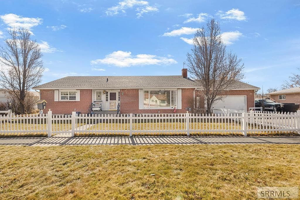 325 W 1st St N Rigby, ID 83442  | Single Family