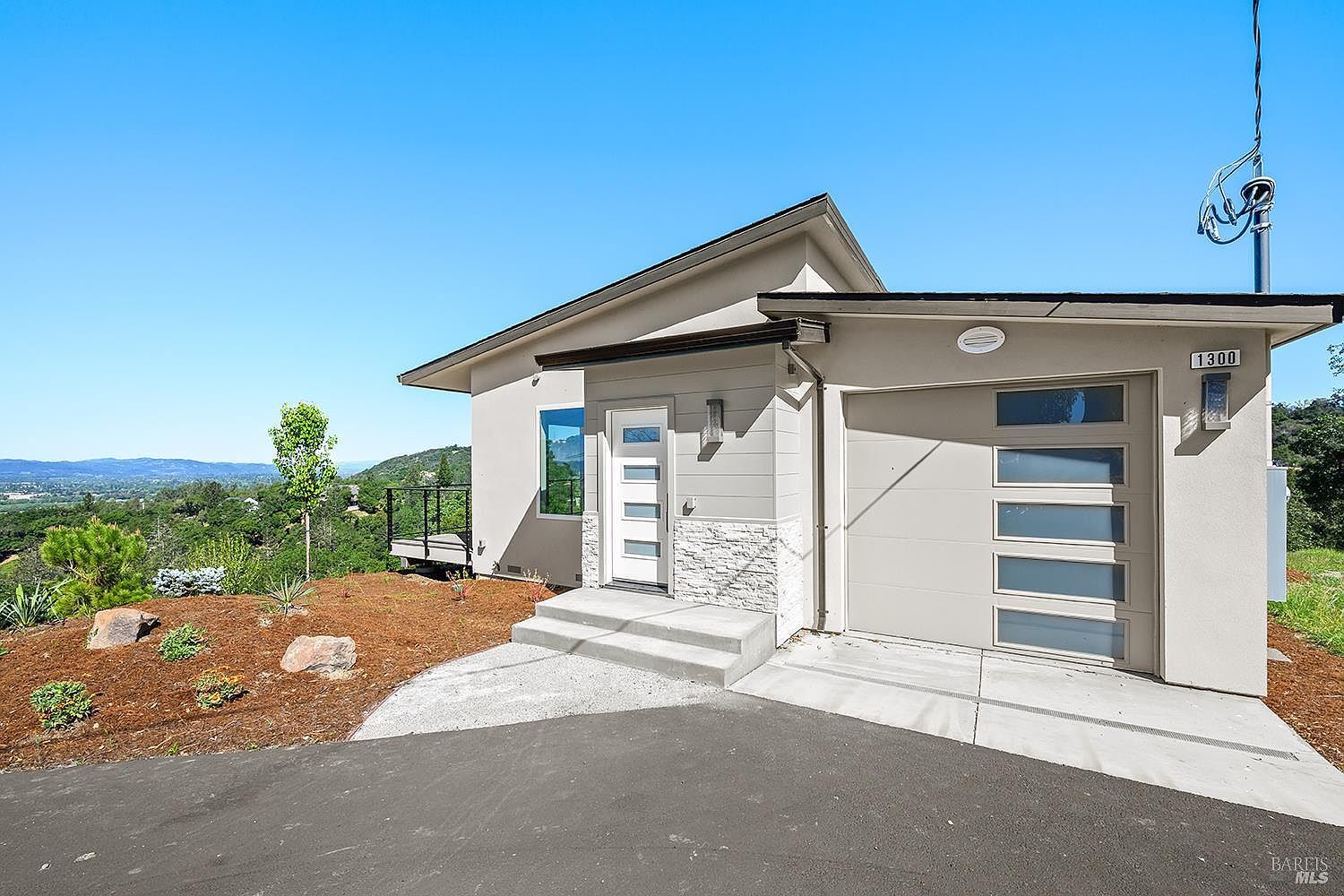 1292 Wikiup Dr Santa Rosa, CA 95403  | Single Family
