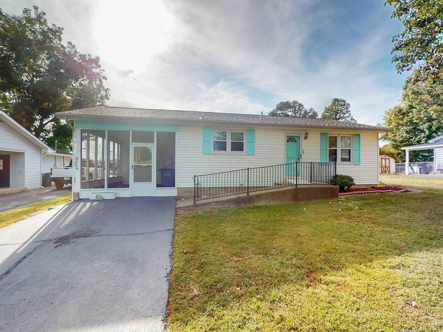 209 Knob St Eddyville, KY 42038 - Thumbnail 2