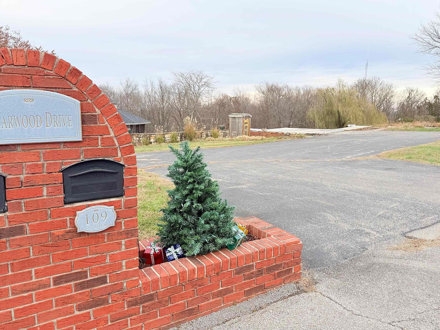 109 Briarwood Dr Marion, KY 42064 - Thumbnail 2