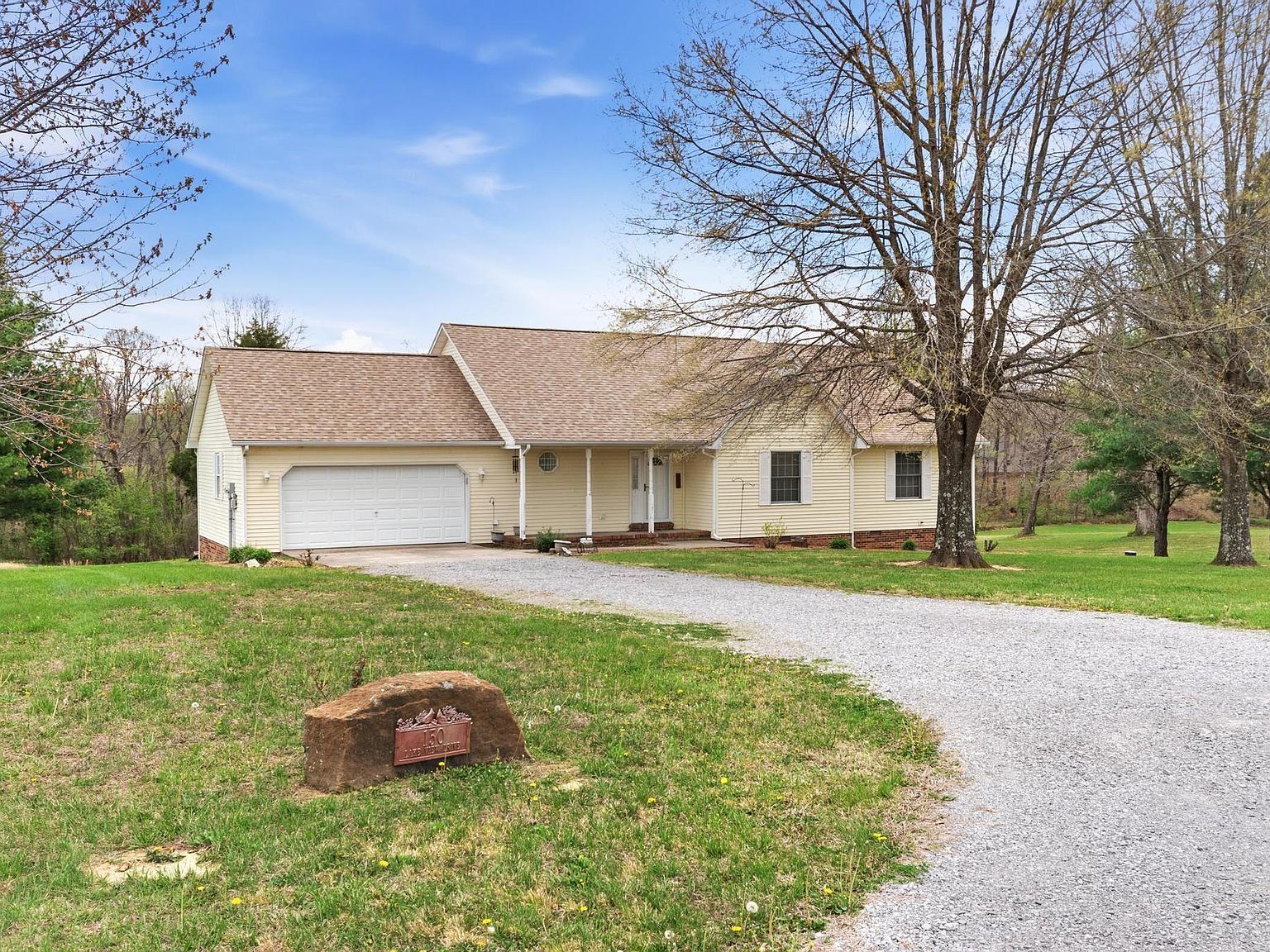 150 Lakeview Dr Marion, KY 42064  | Single Family