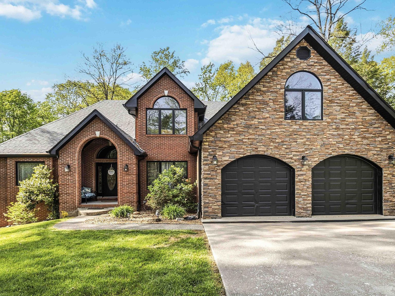 90 Briar Ln London, KY 40741  | Single Family