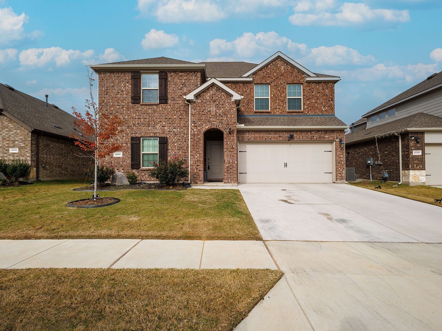 10305 Plumlee Ln Aubrey, TX 76227 - Thumbnail 2