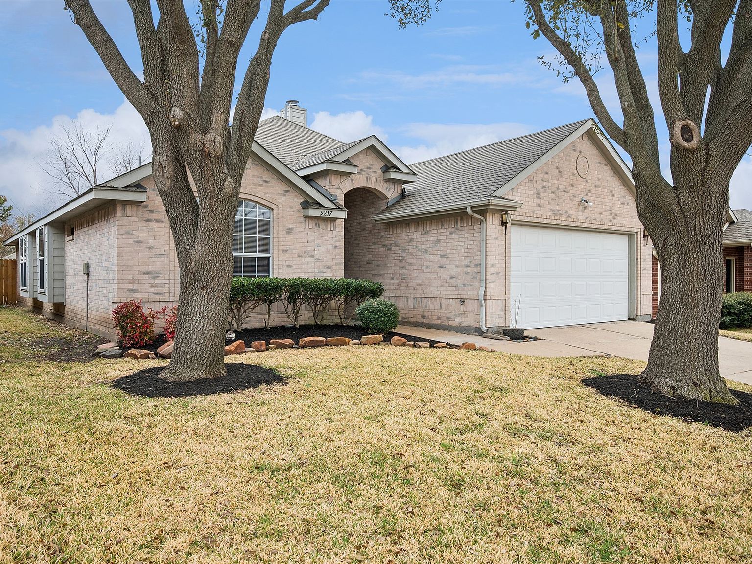 9217 Newport Ln McKinney, TX 75071 - Thumbnail 2