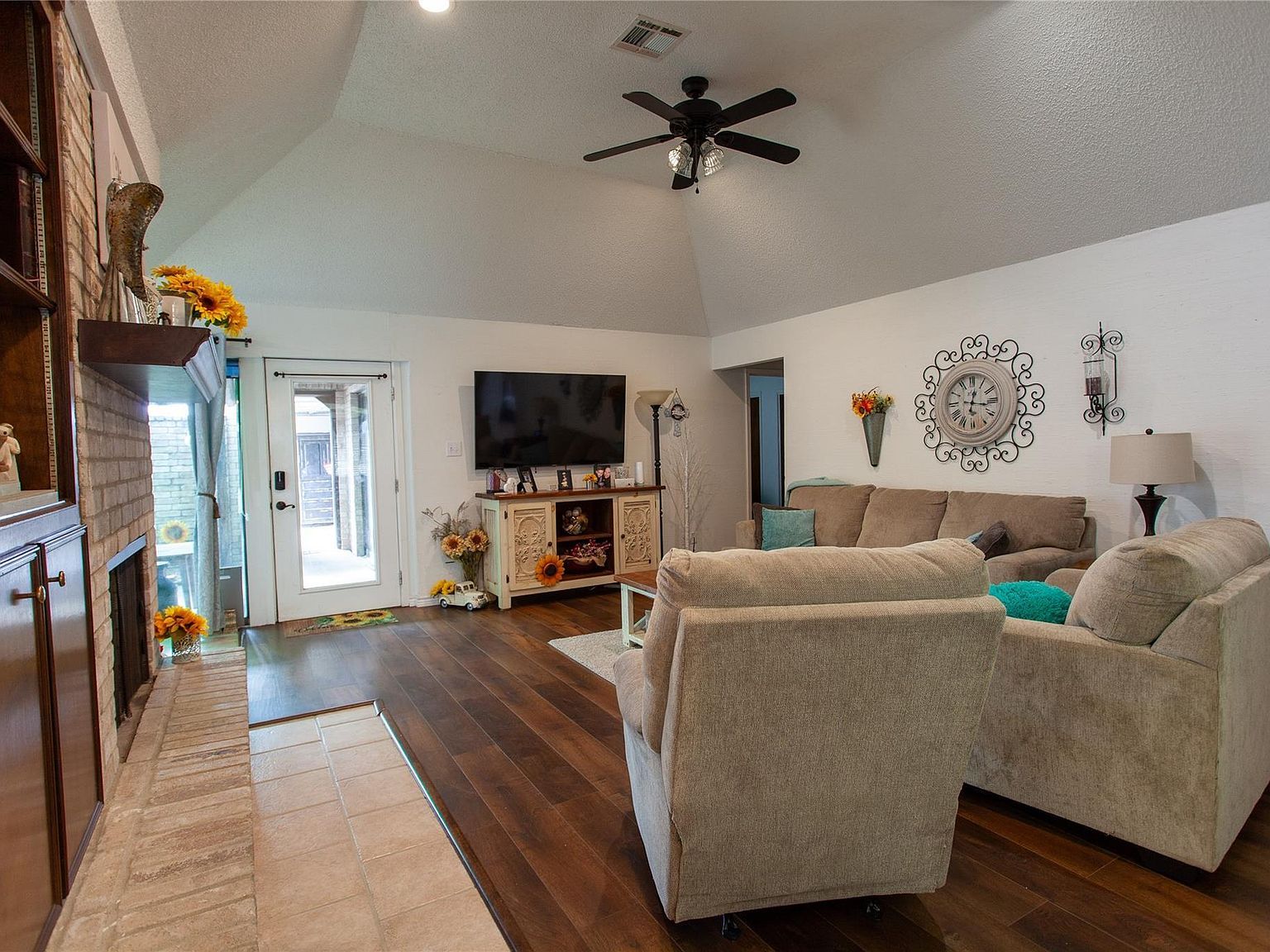 222 Mayfair Cir Wharton, TX 77488 - Thumbnail 2