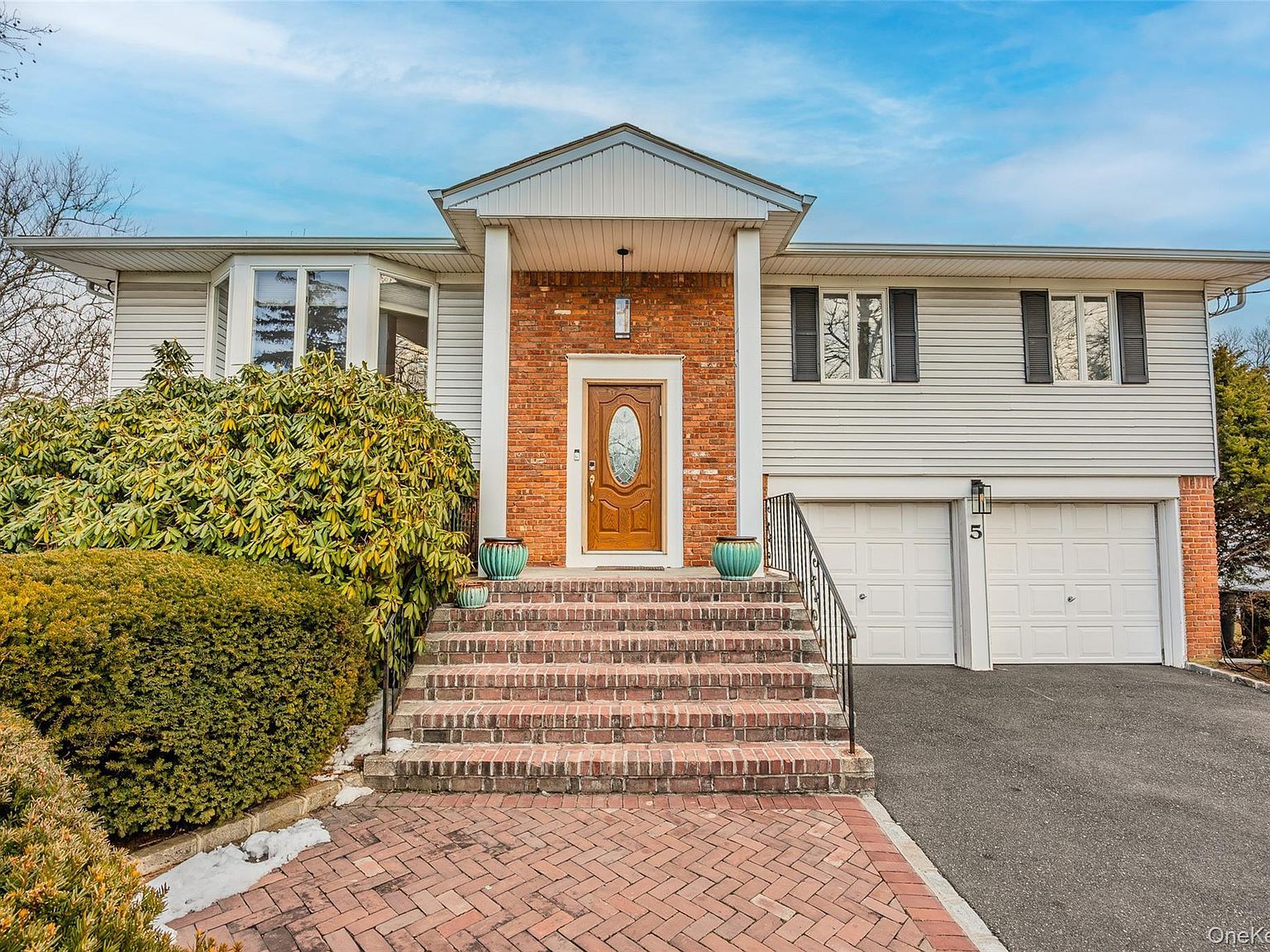 5 Metcale Ln East Northport, NY 11731 - Thumbnail 2