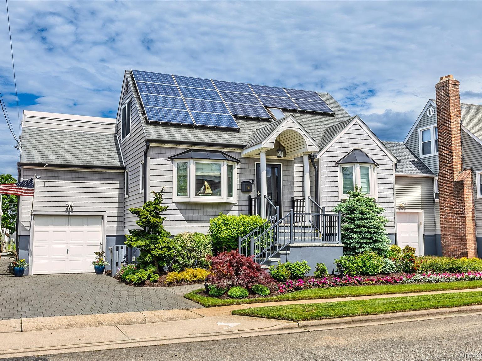 650 S 9th St Lindenhurst, NY 11757, 11757