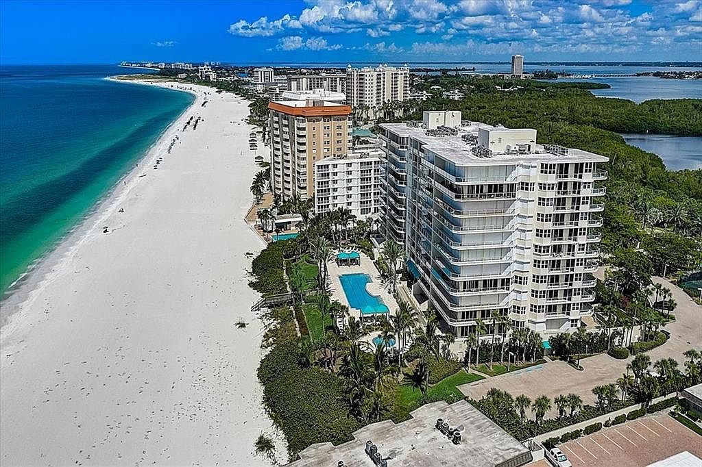 1800 Benjamin Franklin Dr APT A202 Sarasota, FL 34236 - Thumbnail 2