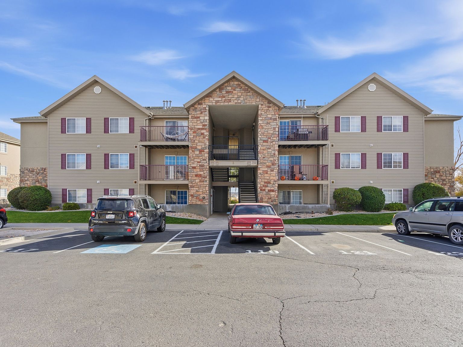 123 W Ridge Rd Saratoga Springs, UT 84045 - Thumbnail 2