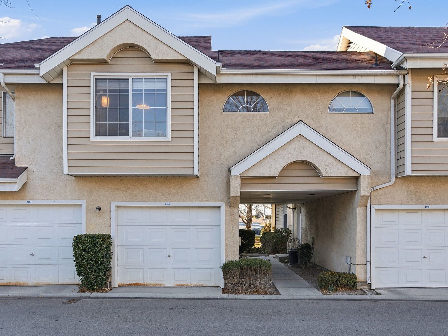 5456 S Lighthouse Rd W Salt Lake City, UT 84123 - Thumbnail 2