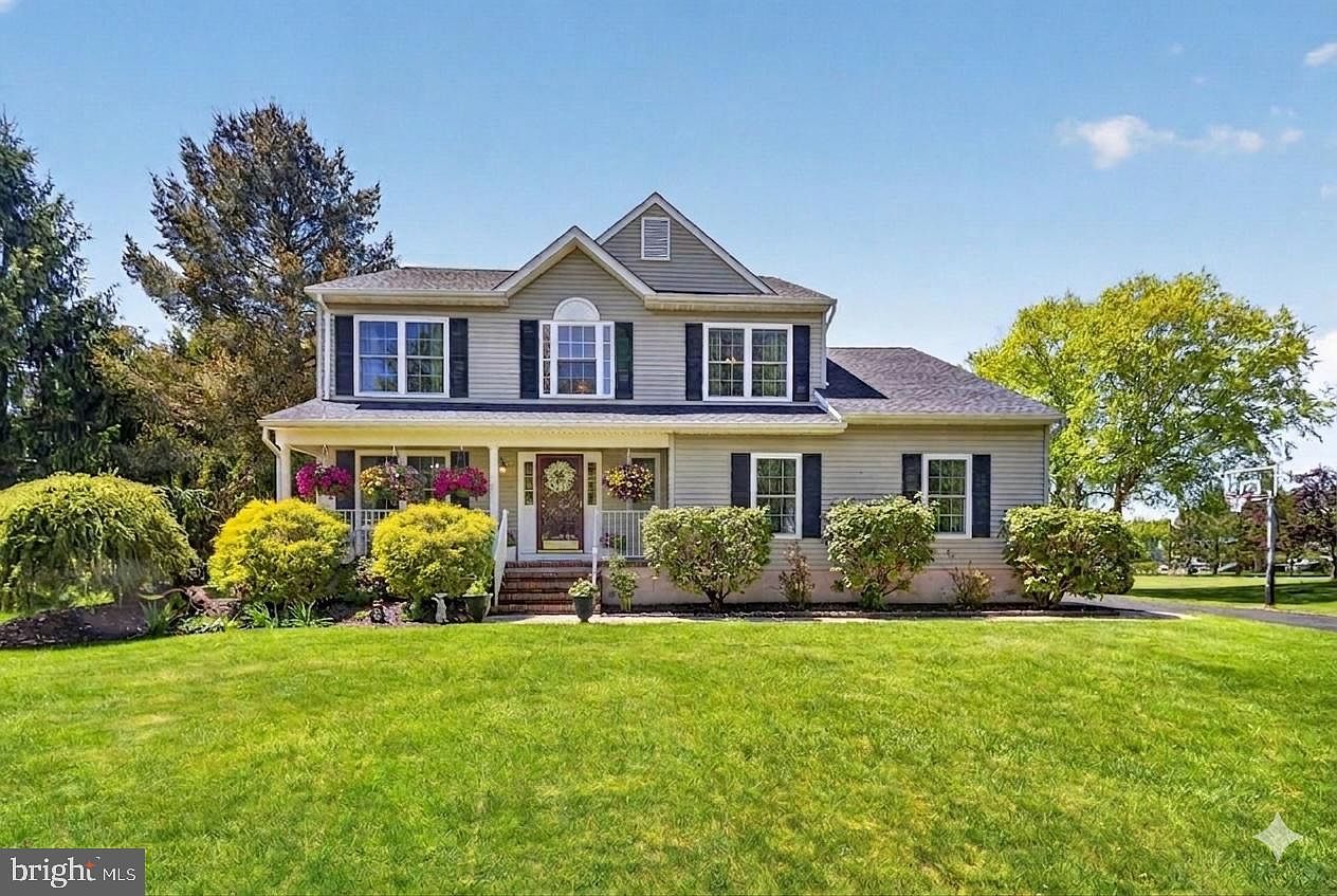 15 Annie Ln Robbinsville, NJ 08691  | Single Family