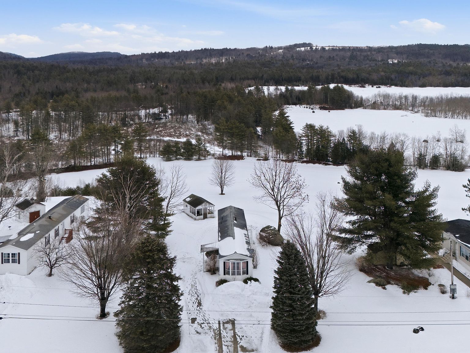 87 Pleasant Hill Rd Limerick, ME 04048 - Thumbnail 2