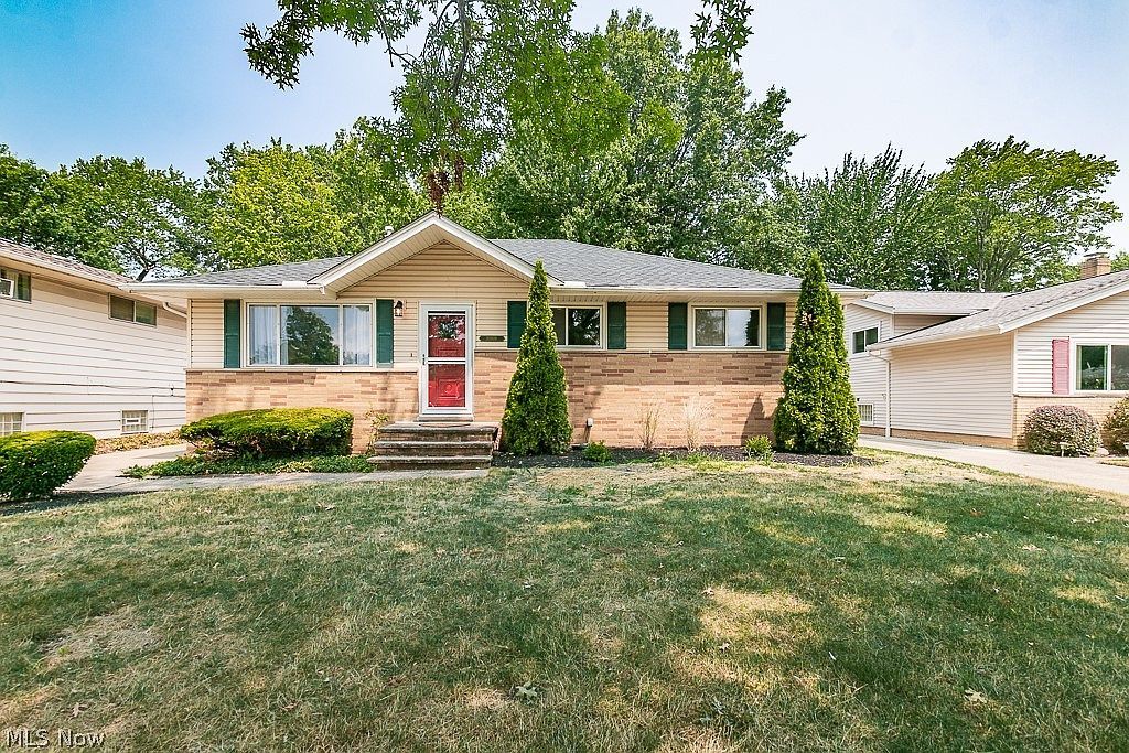 32609 Knobel St Eastlake, OH 44095 - Thumbnail 2