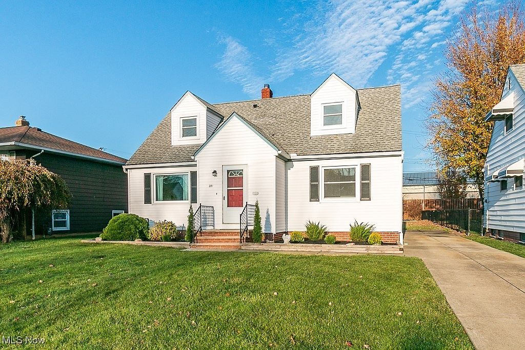 271 E 312th St Willowick, OH 44095 - Thumbnail 2