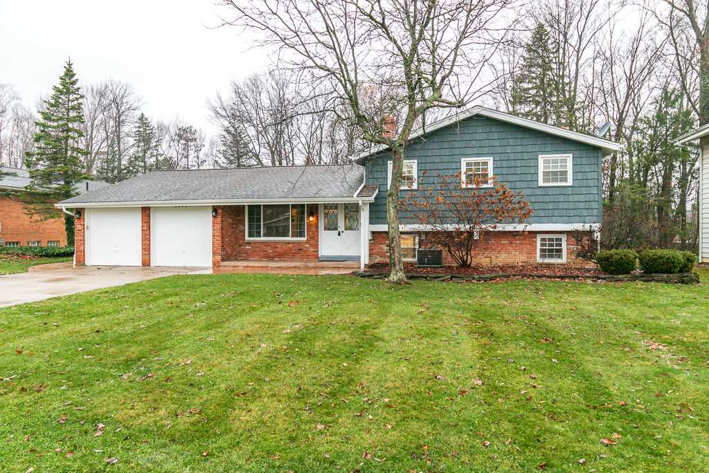 2042 Marshfield Road, Mayfield Heights, OH, USA, 44124 - Thumbnail 2