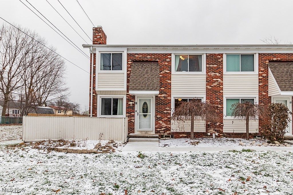 5510 Wildwood Ct APT D Willoughby, OH 44094 - Thumbnail 2