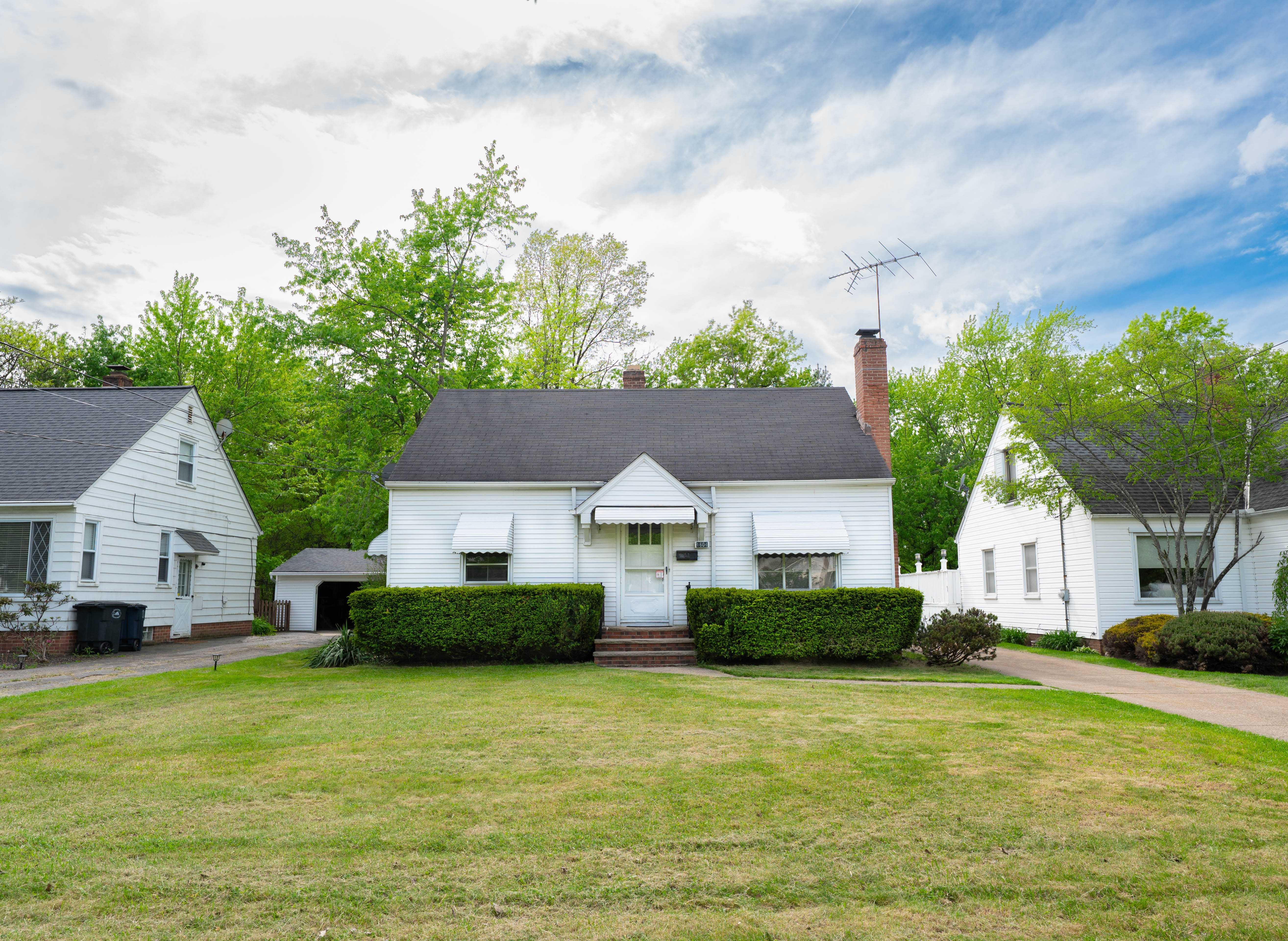 1604 Edgefield Road, Lyndhurst, OH, USA, 44124  | Single Family