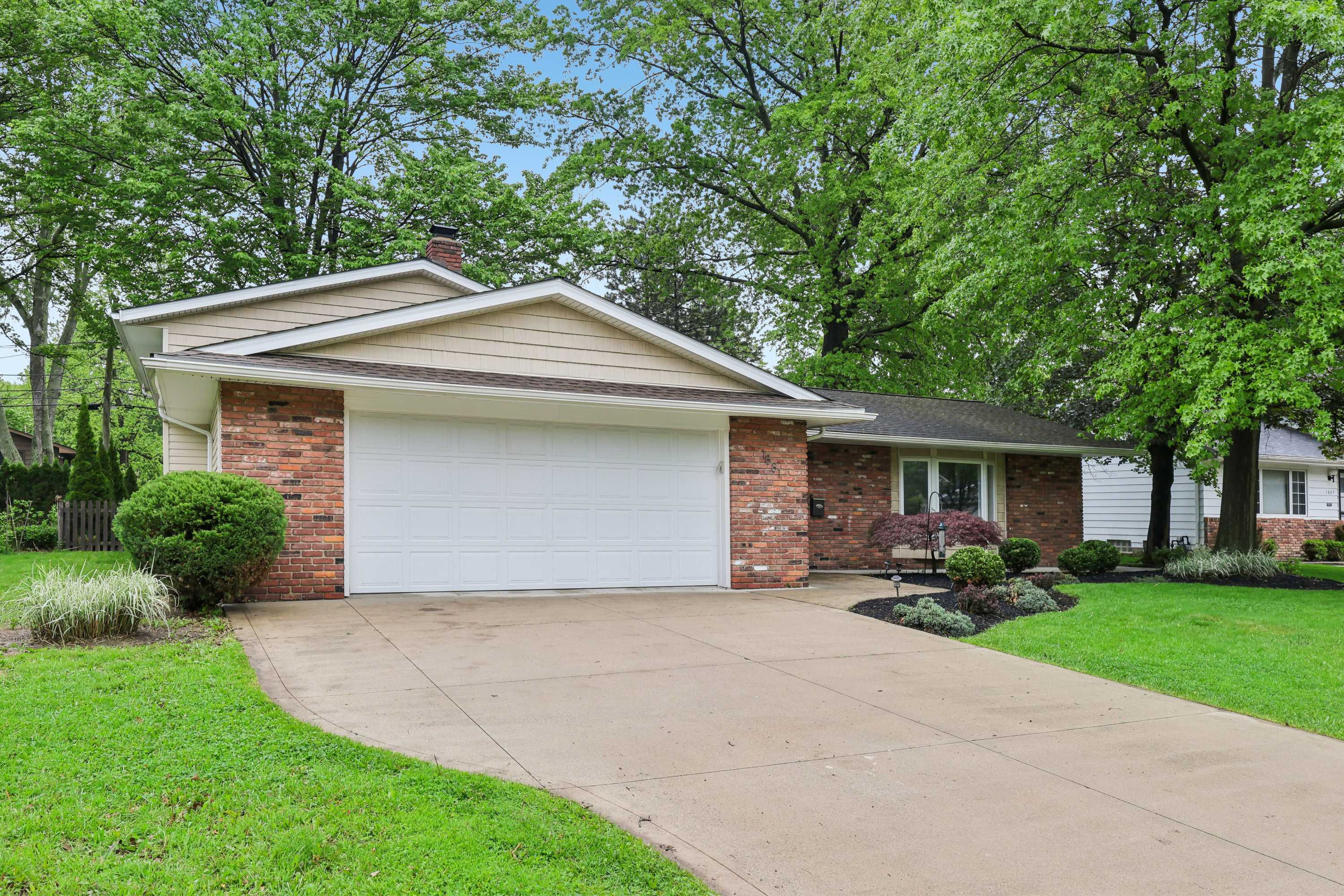 1881 Bromton Drive, Lyndhurst, OH, USA, 44124 - Thumbnail 3