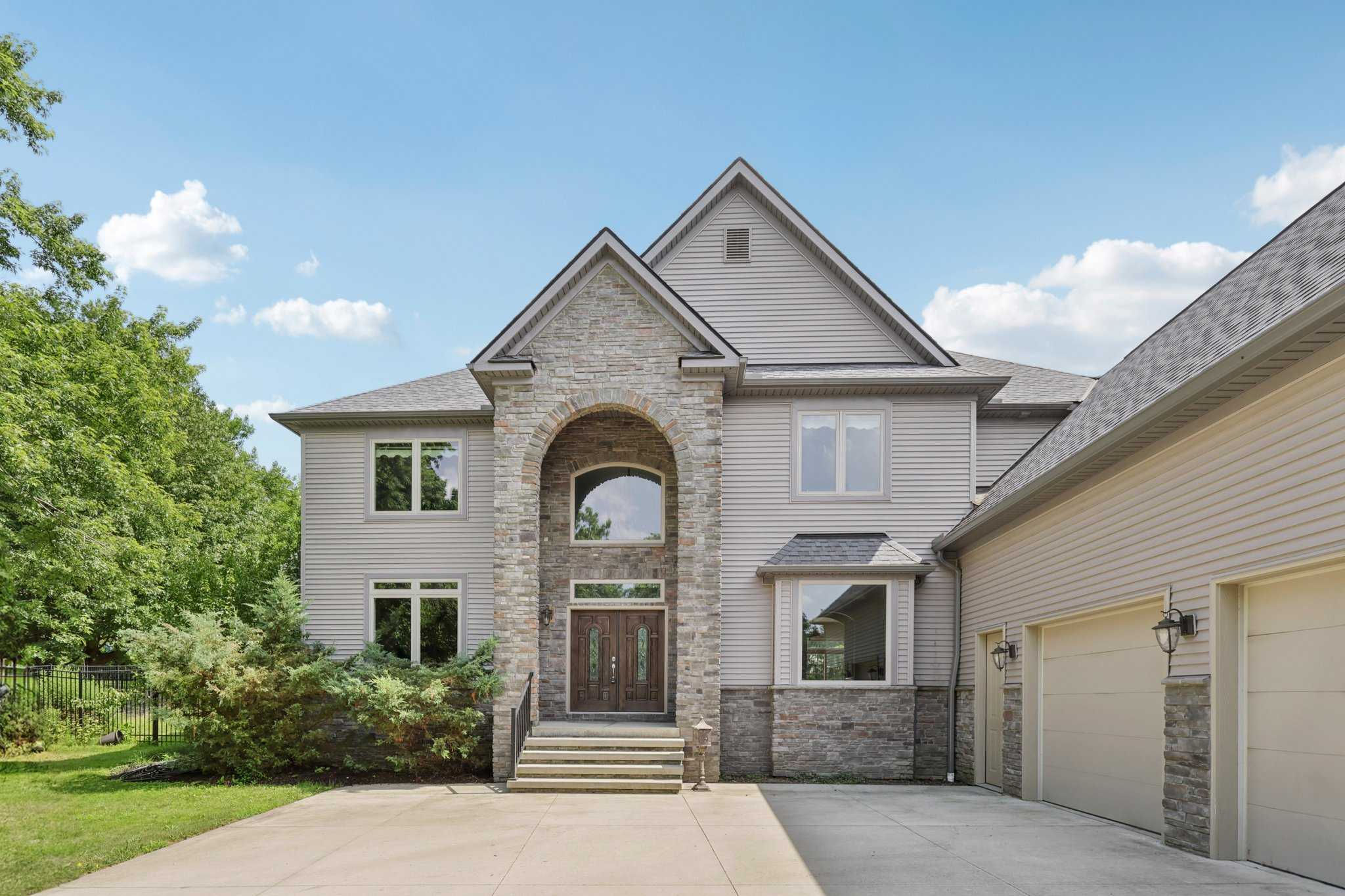 24360 Deptford Drive, Beachwood, OH, USA, 44122 - Thumbnail 2