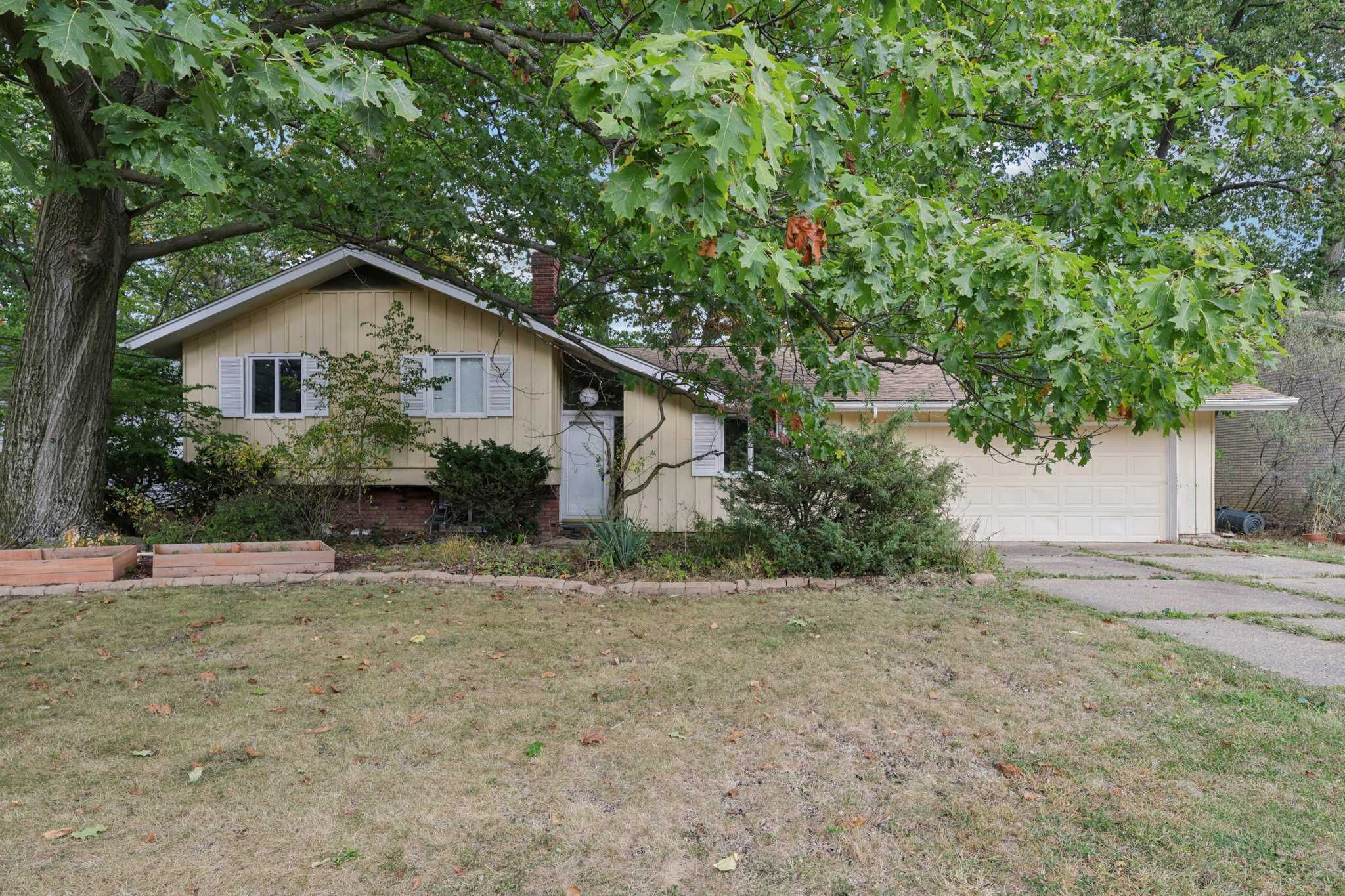 321 Royal Oak Blvd, Richmond Heights, OH, USA, 44143 - Thumbnail 2