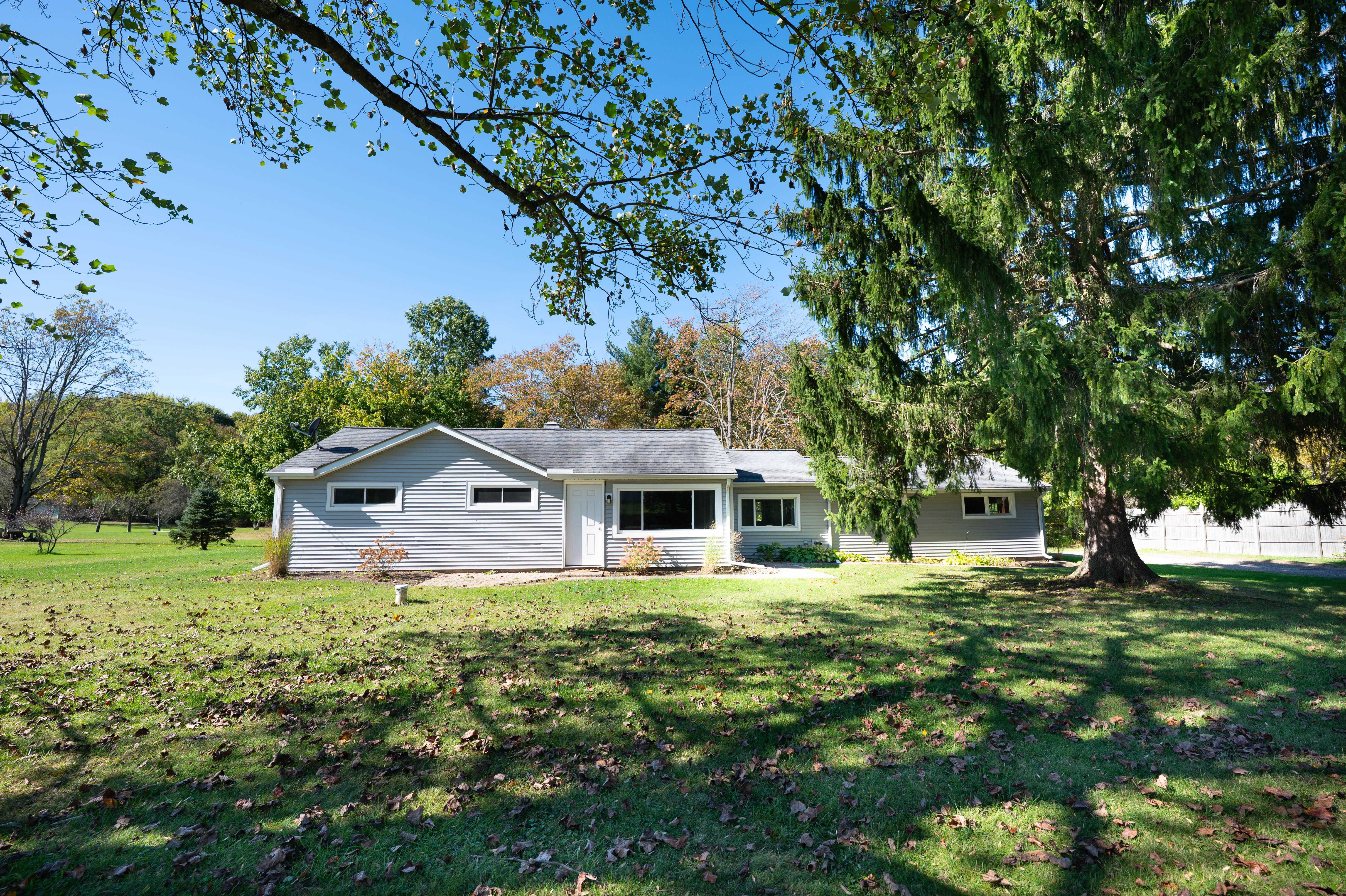 15840 Grace Street, Newbury Township, OH, USA, 44065 - Thumbnail 2