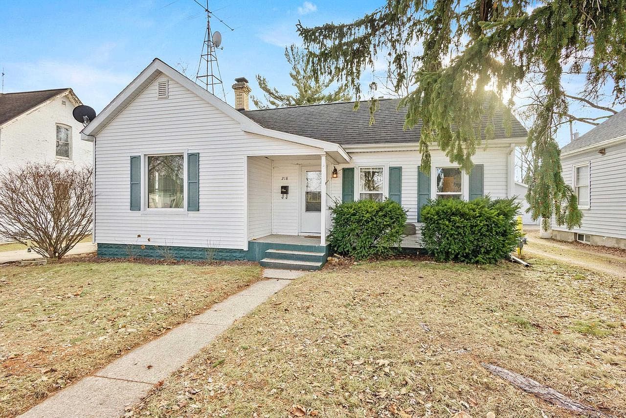 218 W Emmett St Portage, WI 53901 - Thumbnail 2