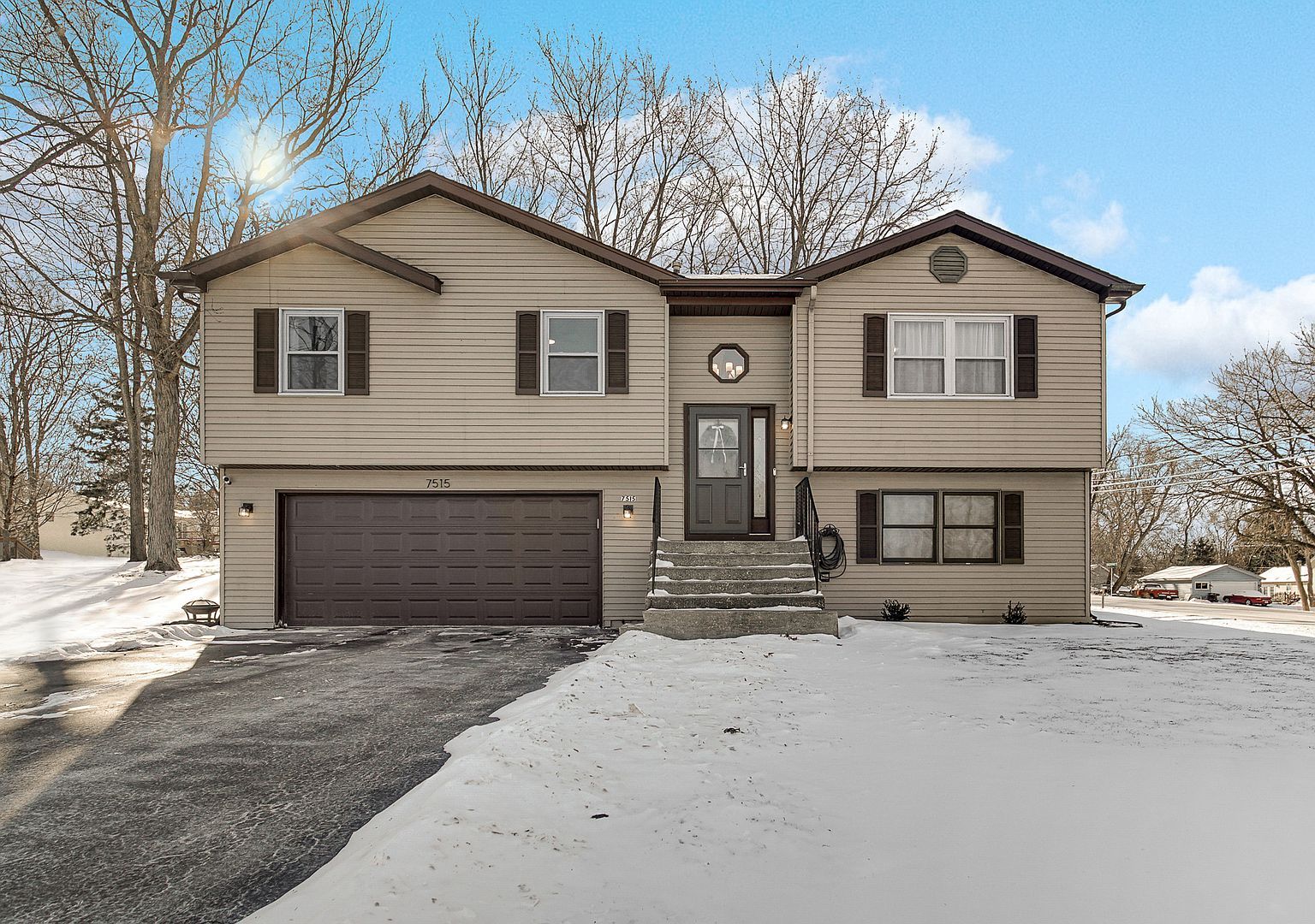 7515 Hickory Trl Wonder Lake, IL 60097 - Thumbnail 2