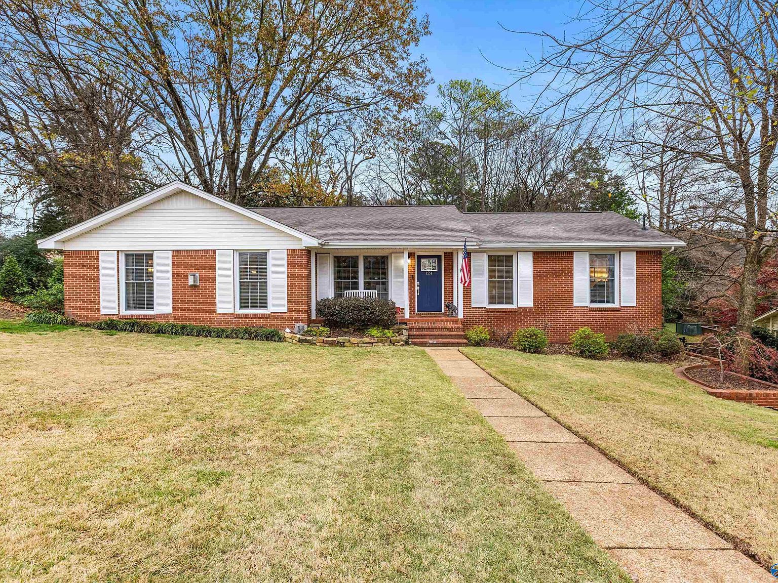 124 Robin Ln SE Huntsville, AL 35802 - Thumbnail 2