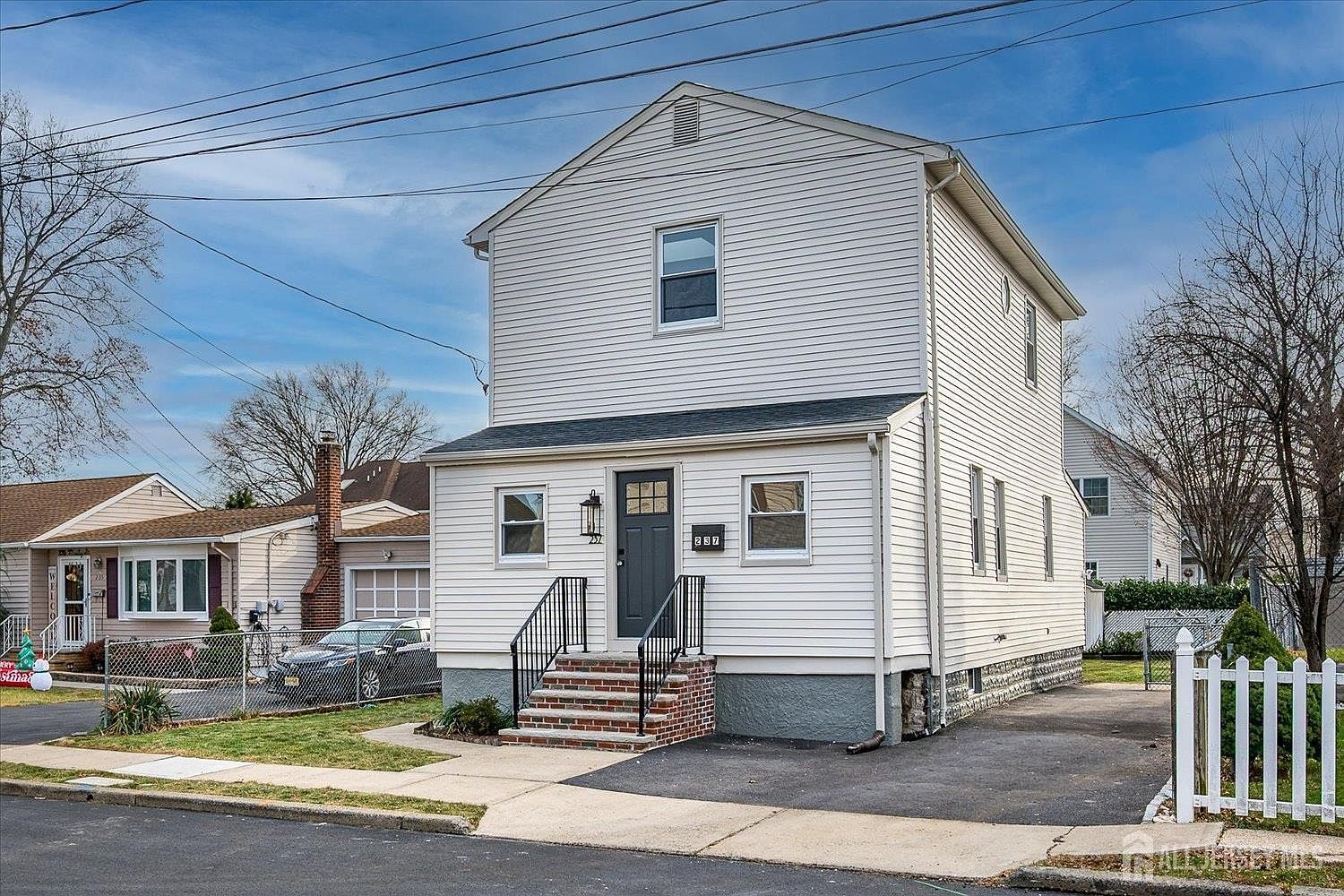 237 Mawbey St Woodbridge, NJ 07095 - Thumbnail 2